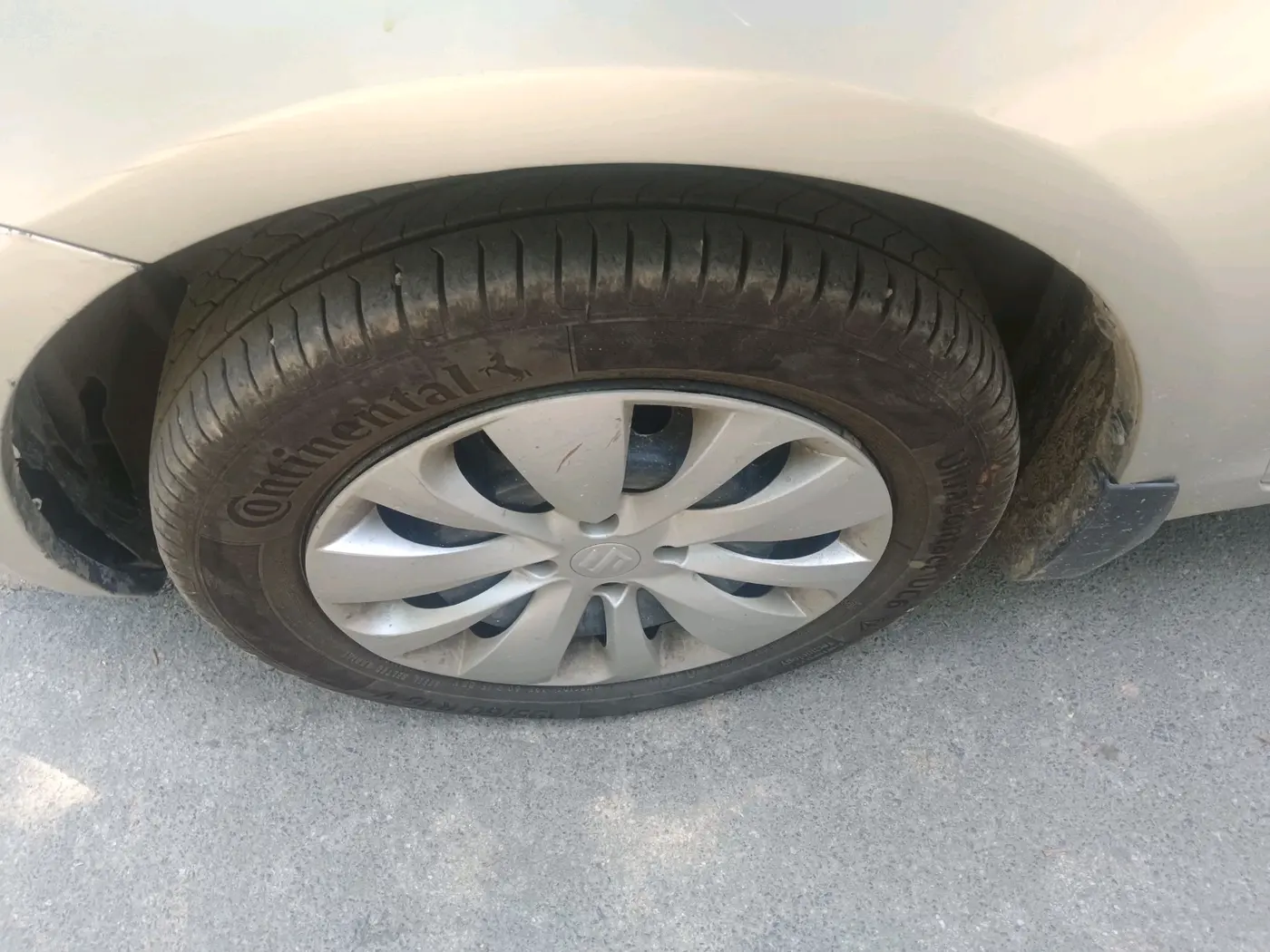 2011 Maruti Swift VXI, Petrol, Manual, 1,28,821 km, tyre