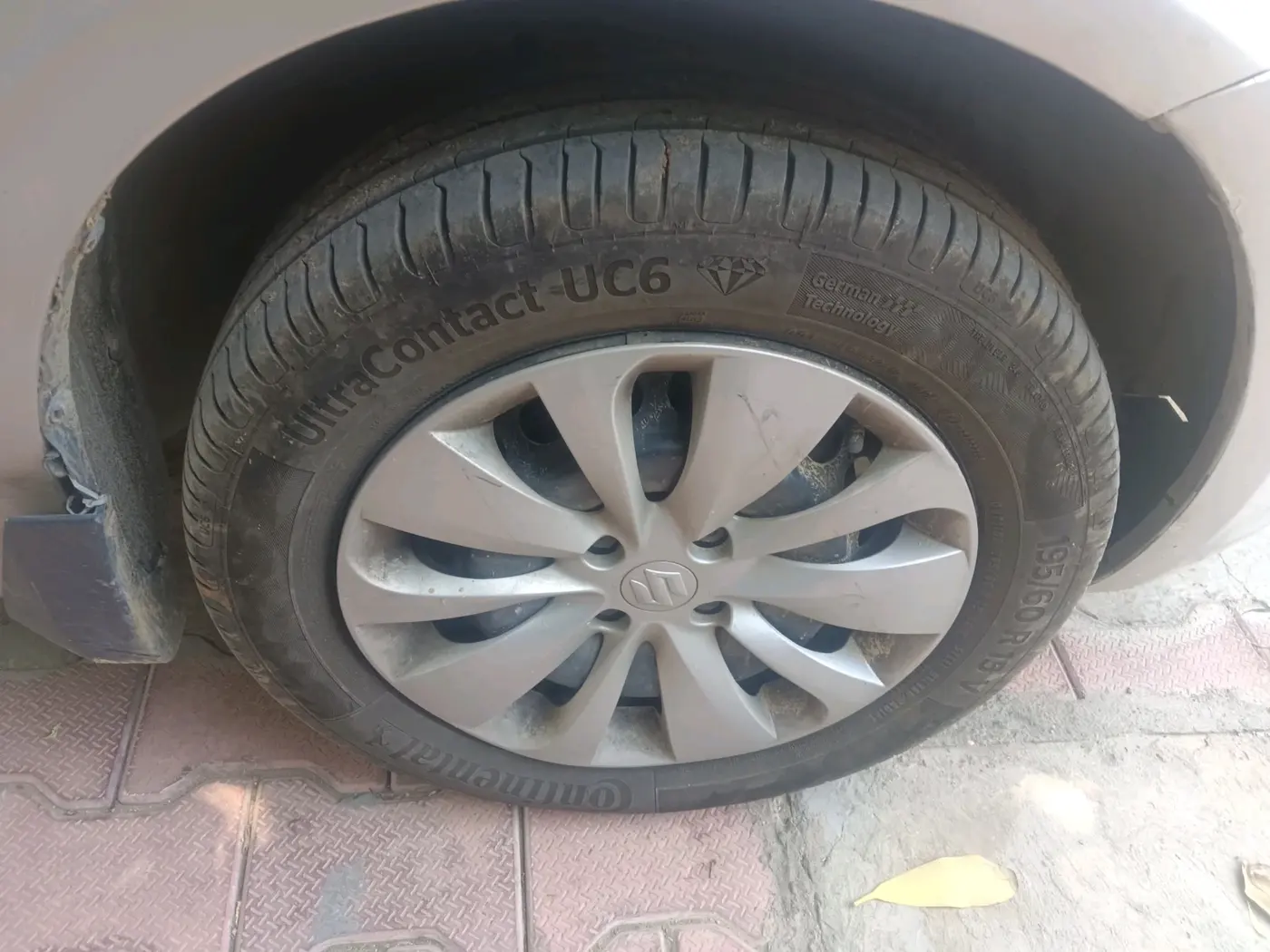 2011 Maruti Swift VXI, Petrol, Manual, 1,28,821 km, tyre