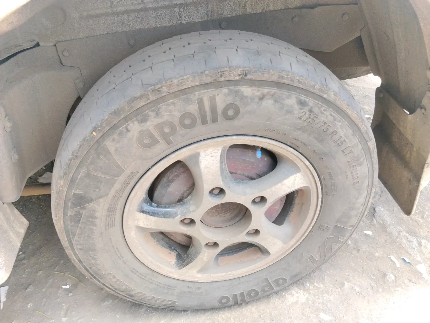 2011 Mahindra Scorpio EX M2DI, Diesel, Manual, 2,76,824 km, tyre