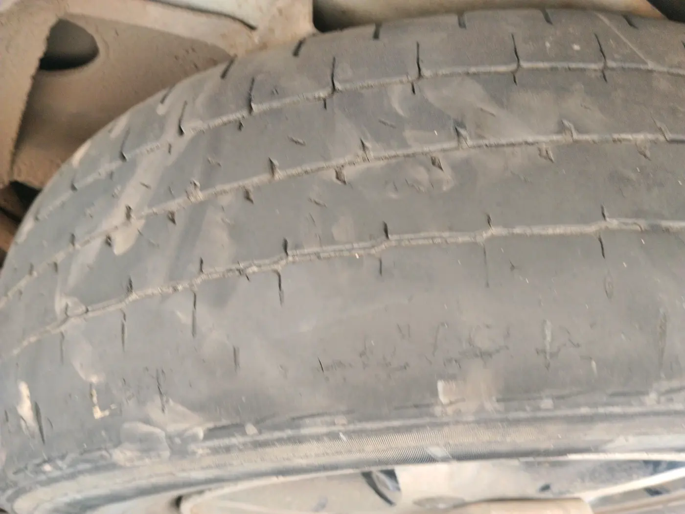 2011 Mahindra Scorpio EX M2DI, Diesel, Manual, 2,76,824 km, tyre