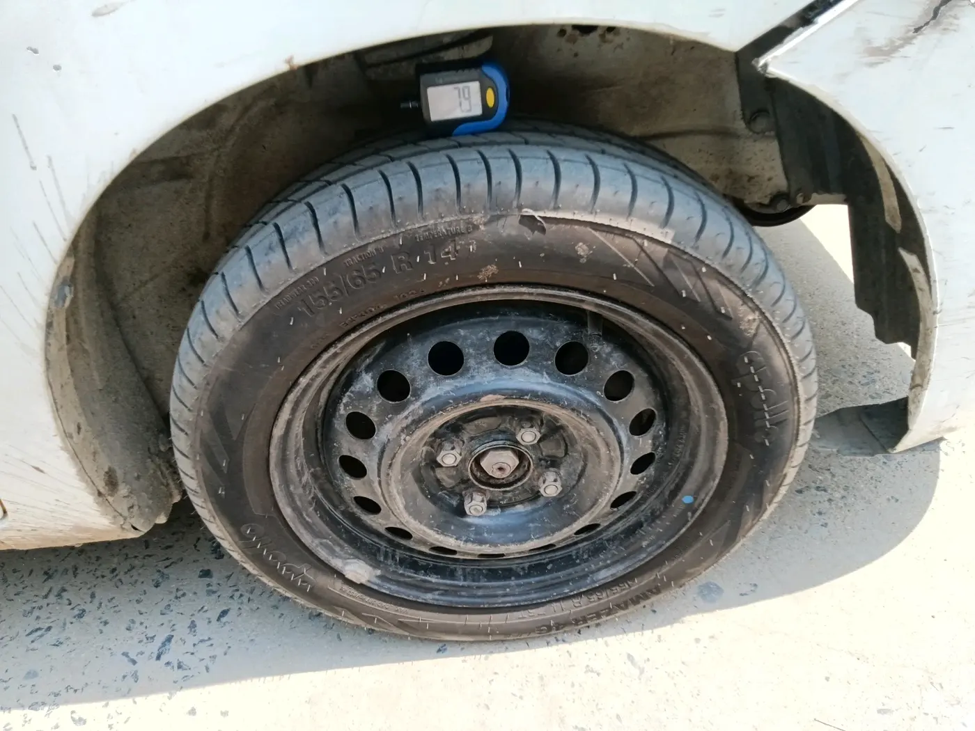 2015 Maruti Wagon R 1.0 VXI, Petrol, Manual, 64,821 km, tyre