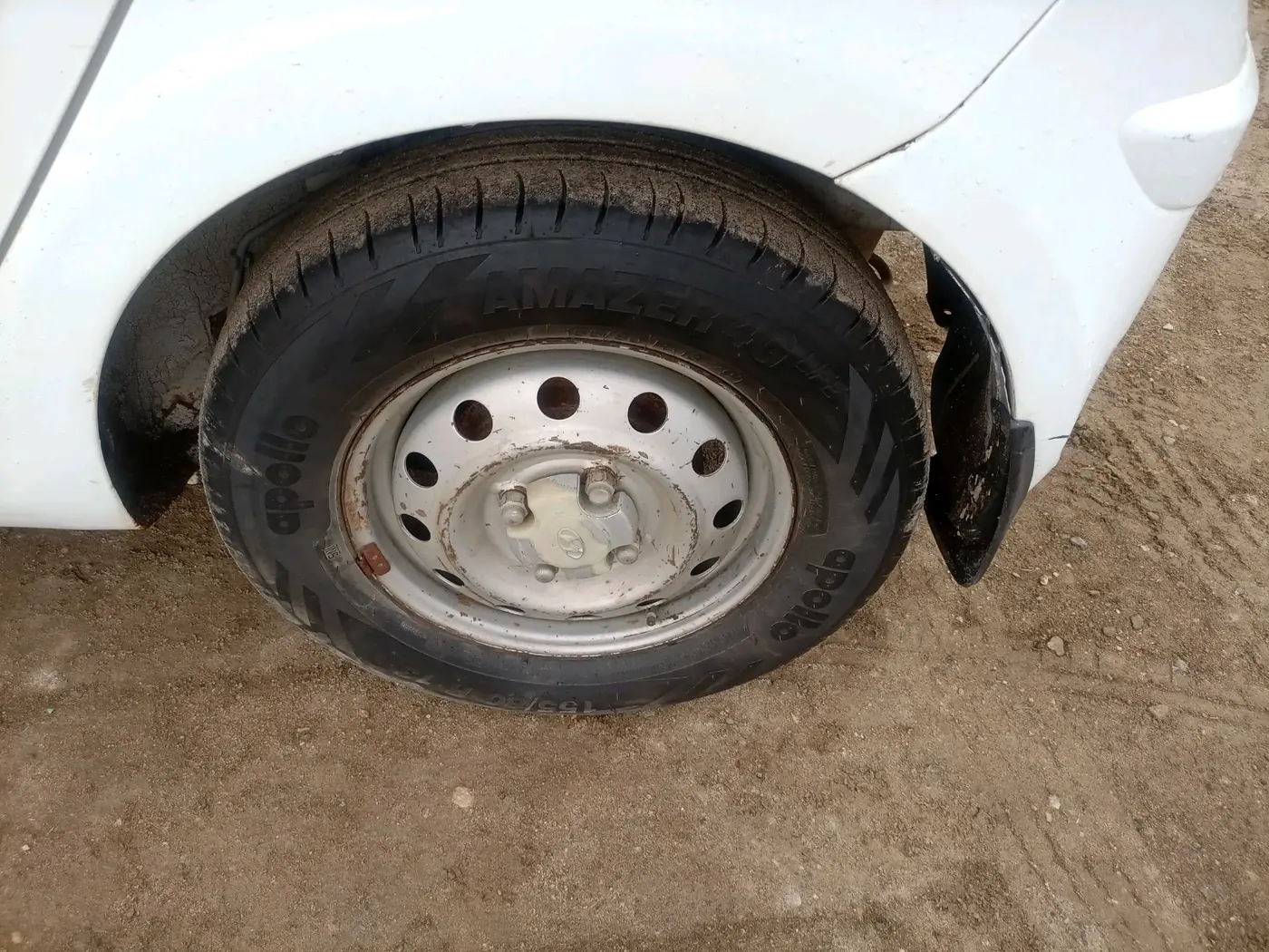 2011 Hyundai i10 ERA 1.1 LPG, Petrol, Manual, 1,28,274 km, tyre