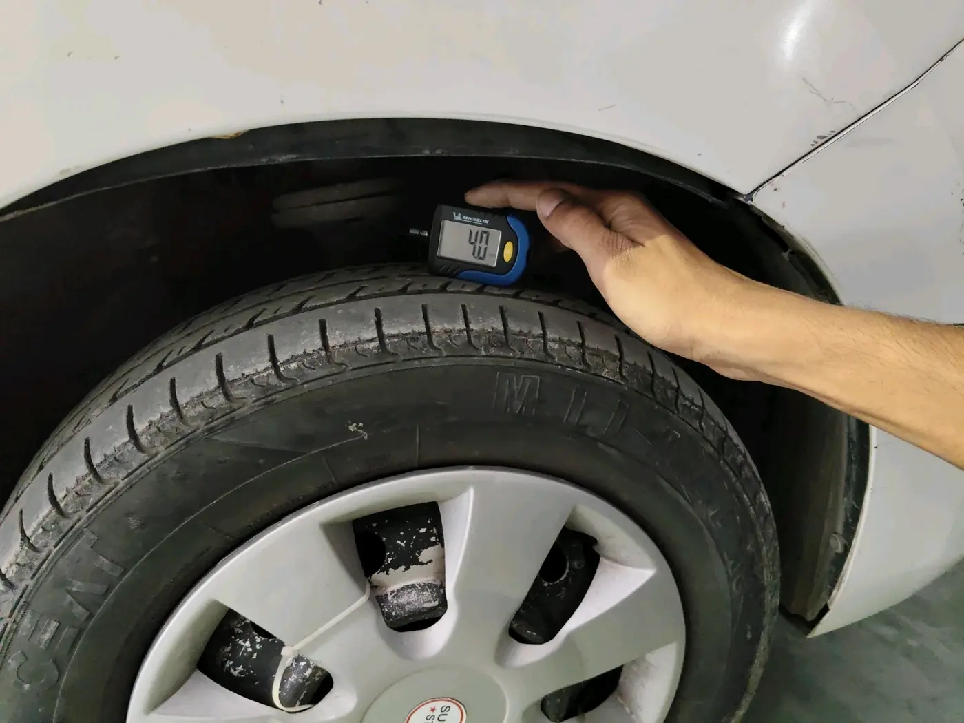 2017 Maruti Wagon R 1.0 LXI CNG, CNG, Manual, 66,029 km, tyre
