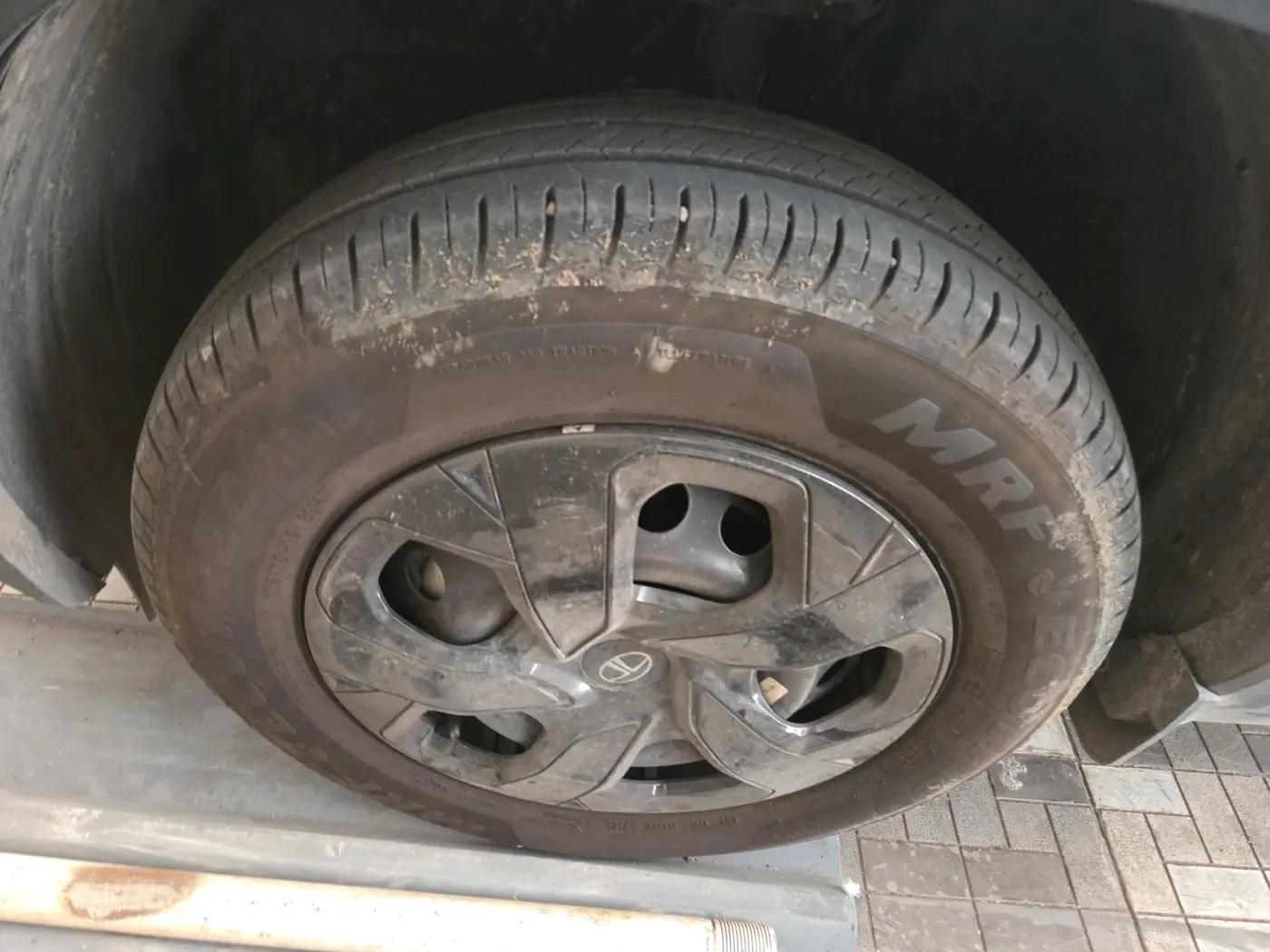 2025 Tata PUNCH Adventure Plus iCNG, CNG, Manual, 3,086 km, tyre
