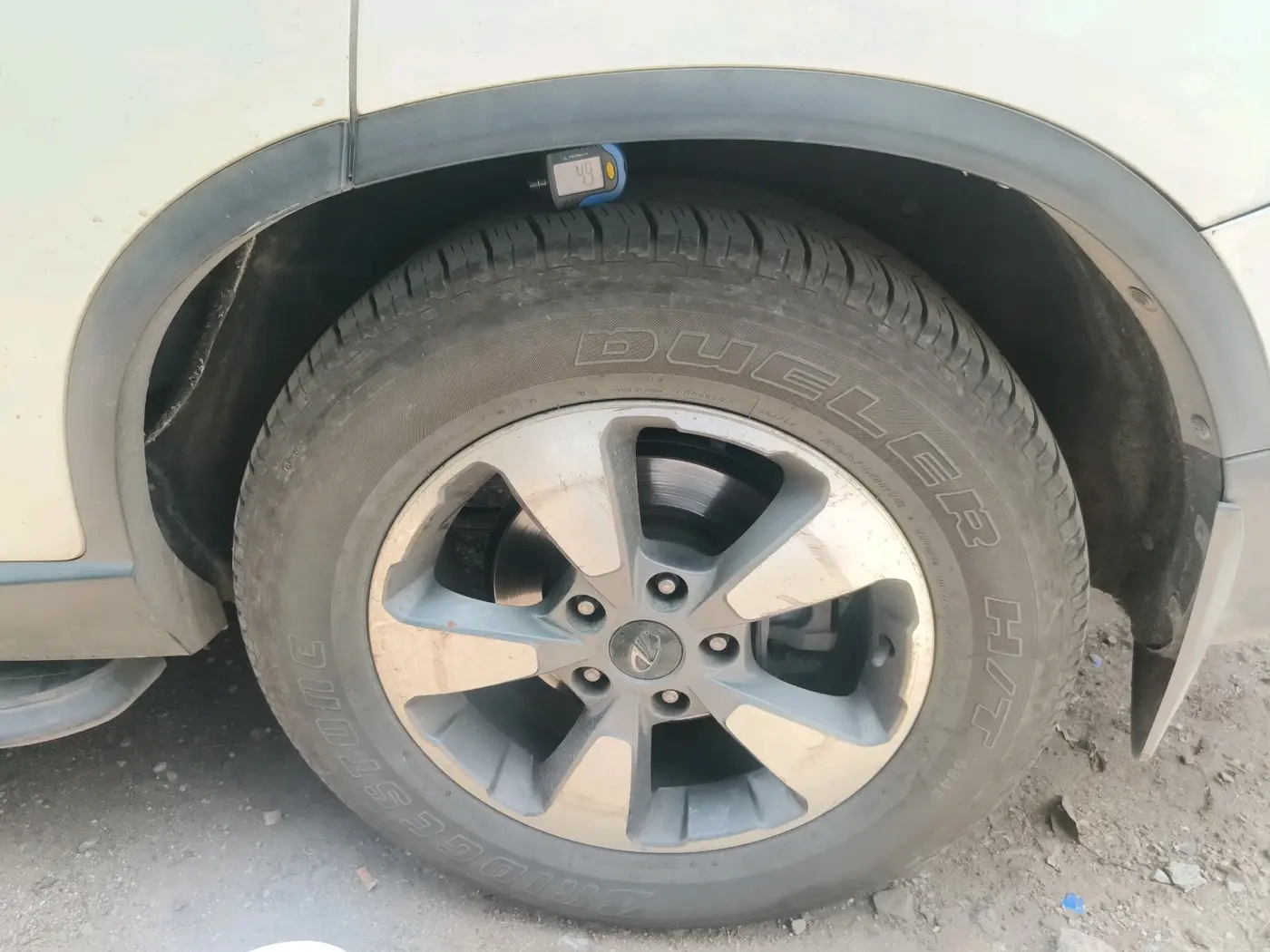 2019 Mahindra ALTURAS G4 4WD AT, Diesel, Automatic, 2,81,498 km, tyre