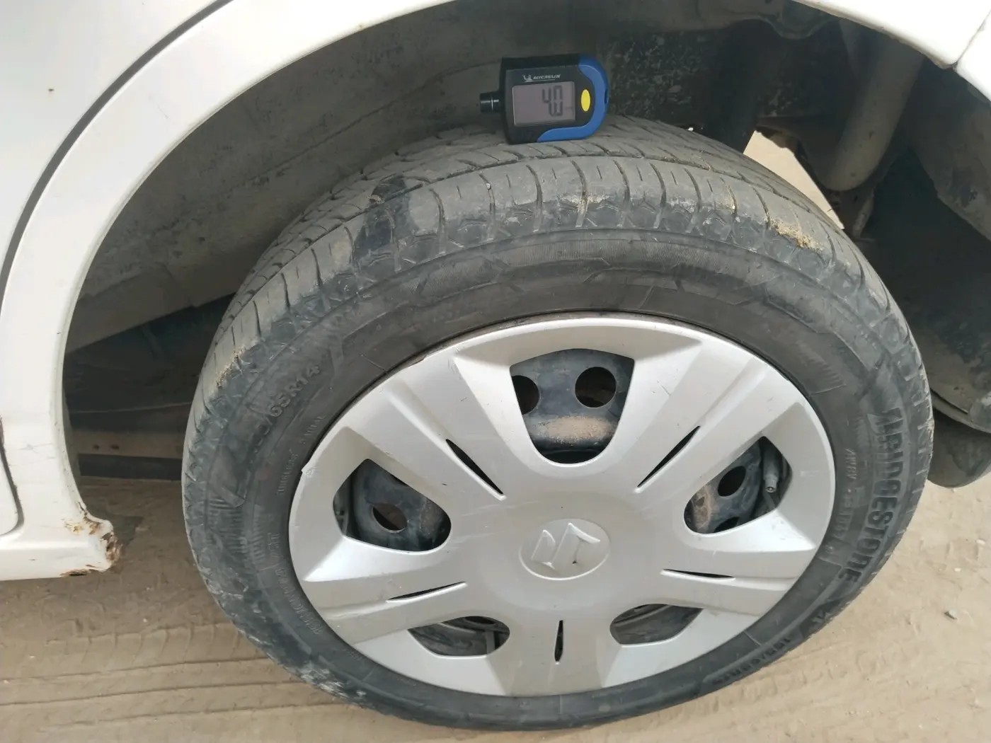 2015 Maruti Wagon R 1.0 VXI, CNG, Manual, 1,66,804 km, tyre