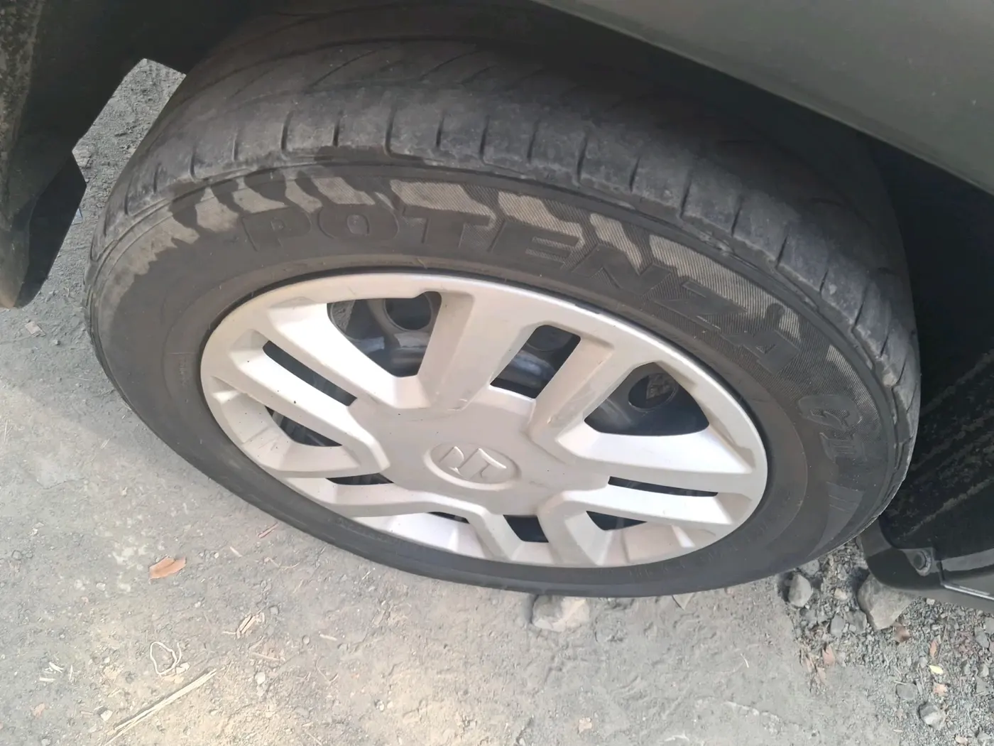 2016 Maruti Vitara Brezza VDI, Diesel, Manual, 1,62,582 km, tyre