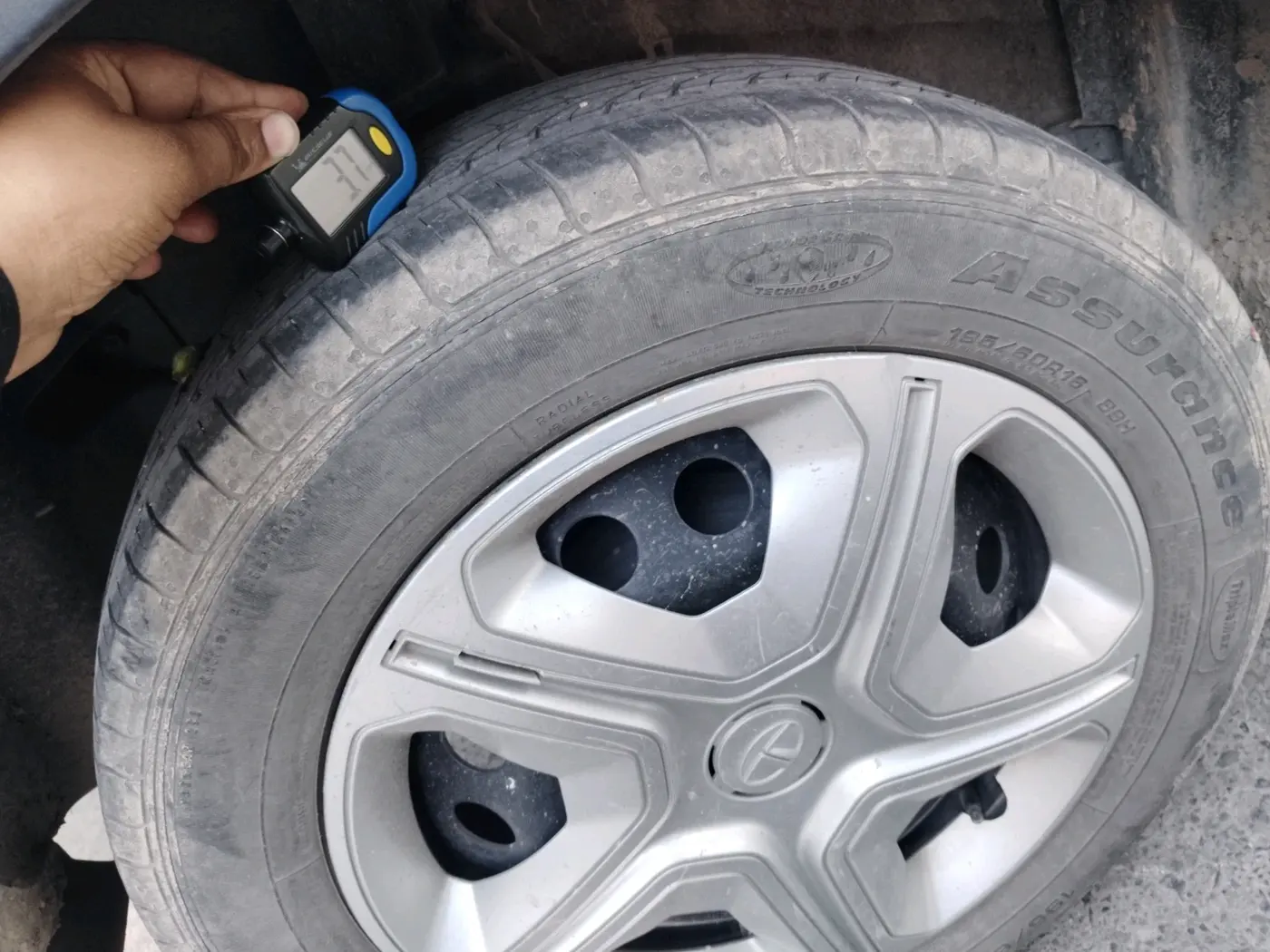 2018 Tata NEXON XM PETROL, Petrol, Manual, 30,779 km, tyre