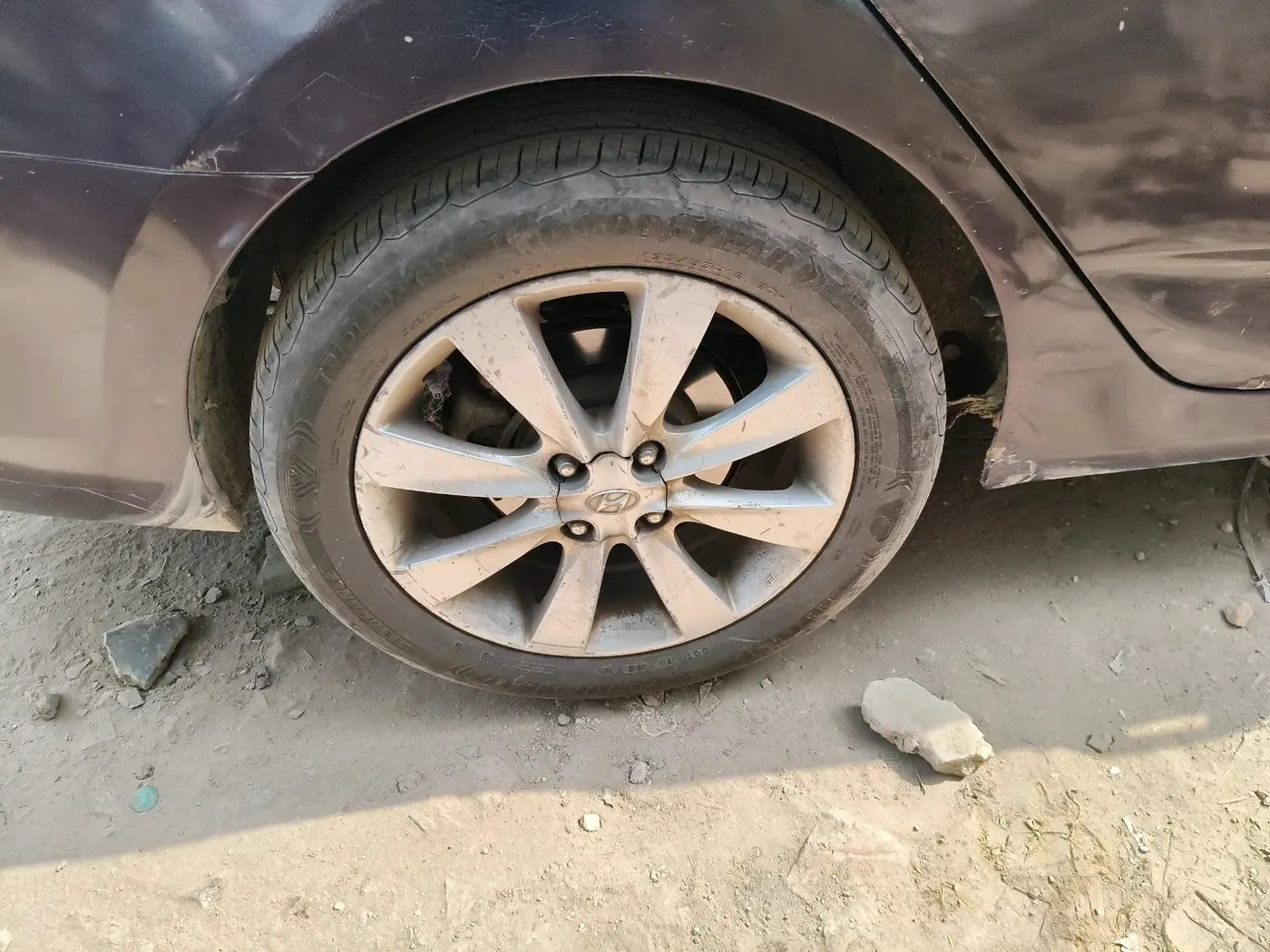 2012 Hyundai Verna FLUIDIC 1.6 VTVT SX, Petrol, Manual, 2,39,701 km, tyre