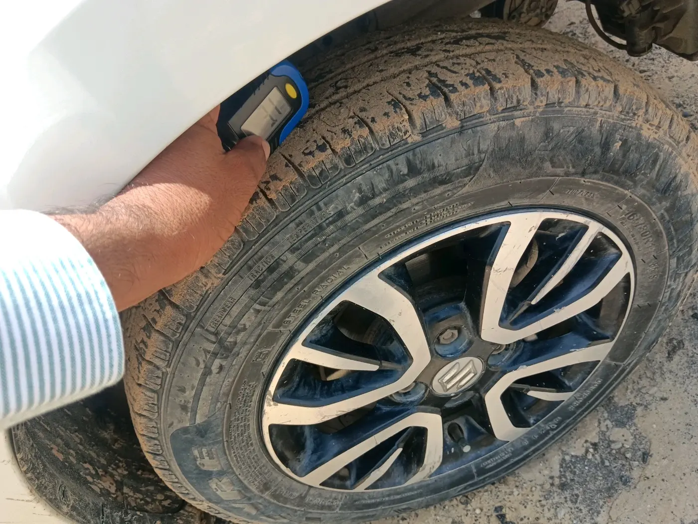 2022 Maruti Swift VXI, Petrol, Manual, 1,06,574 km, tyre