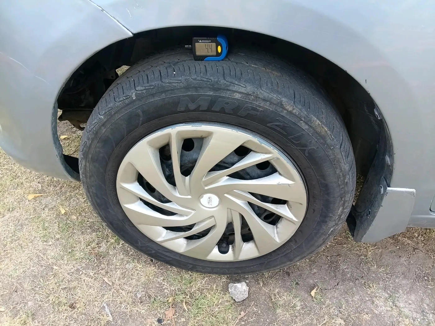 2013 Maruti Ertiga VDI, Diesel, Manual, 1,99,651 km, tyre