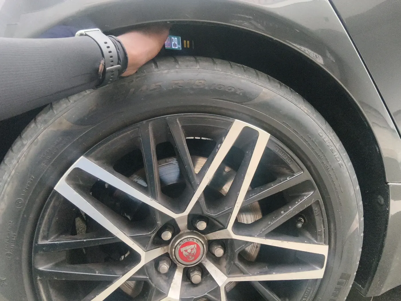 2016 Jaguar XE PRESTIGE PETROL, Petrol, Automatic, 96,507 km, tyre