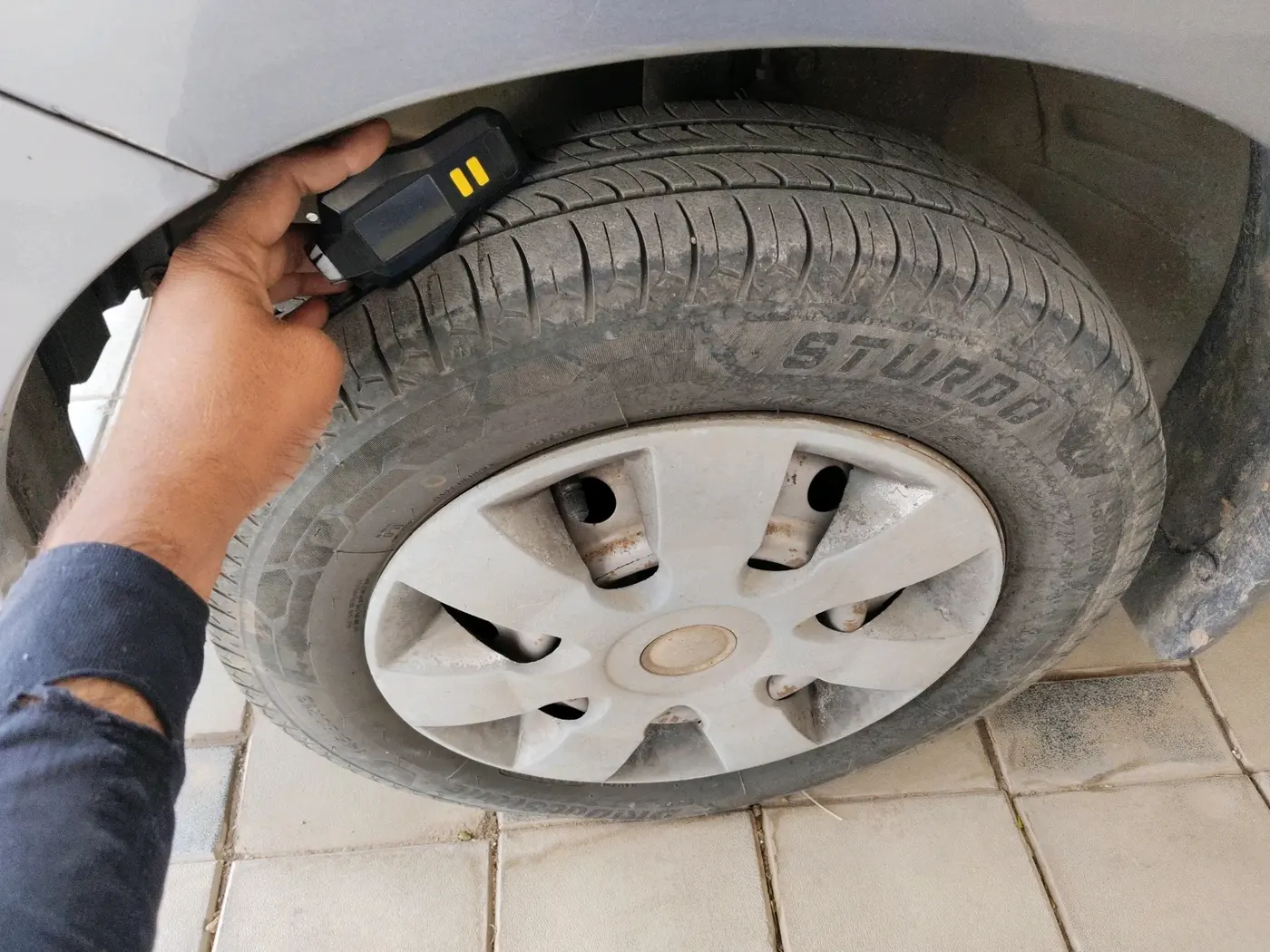 2012 Maruti Wagon R 1.0 LXI CNG, CNG, Manual, 1,09,222 km, tyre