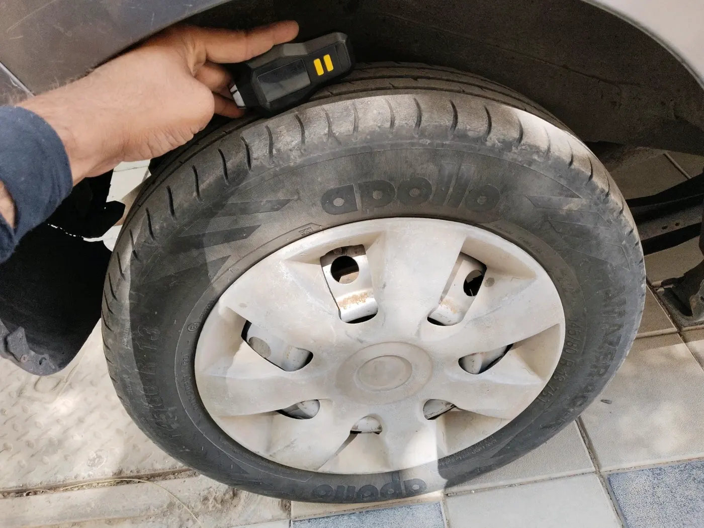 2012 Maruti Wagon R 1.0 LXI CNG, CNG, Manual, 1,09,222 km, tyre
