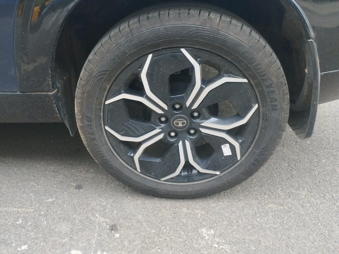 2024 Tata Curvv Accomplished S 1.2 Petrol 7DCA, Petrol, Automatic, 22,909 km, tyre