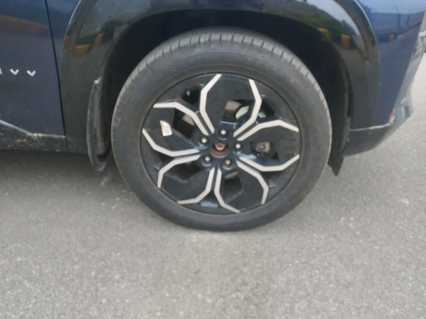 2024 Tata Curvv Accomplished S 1.2 Petrol 7DCA, Petrol, Automatic, 22,909 km, tyre