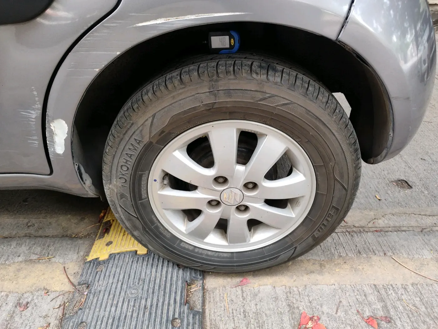 2011 Maruti Ritz ZXI, Petrol, Manual, 1,30,000 km, tyre