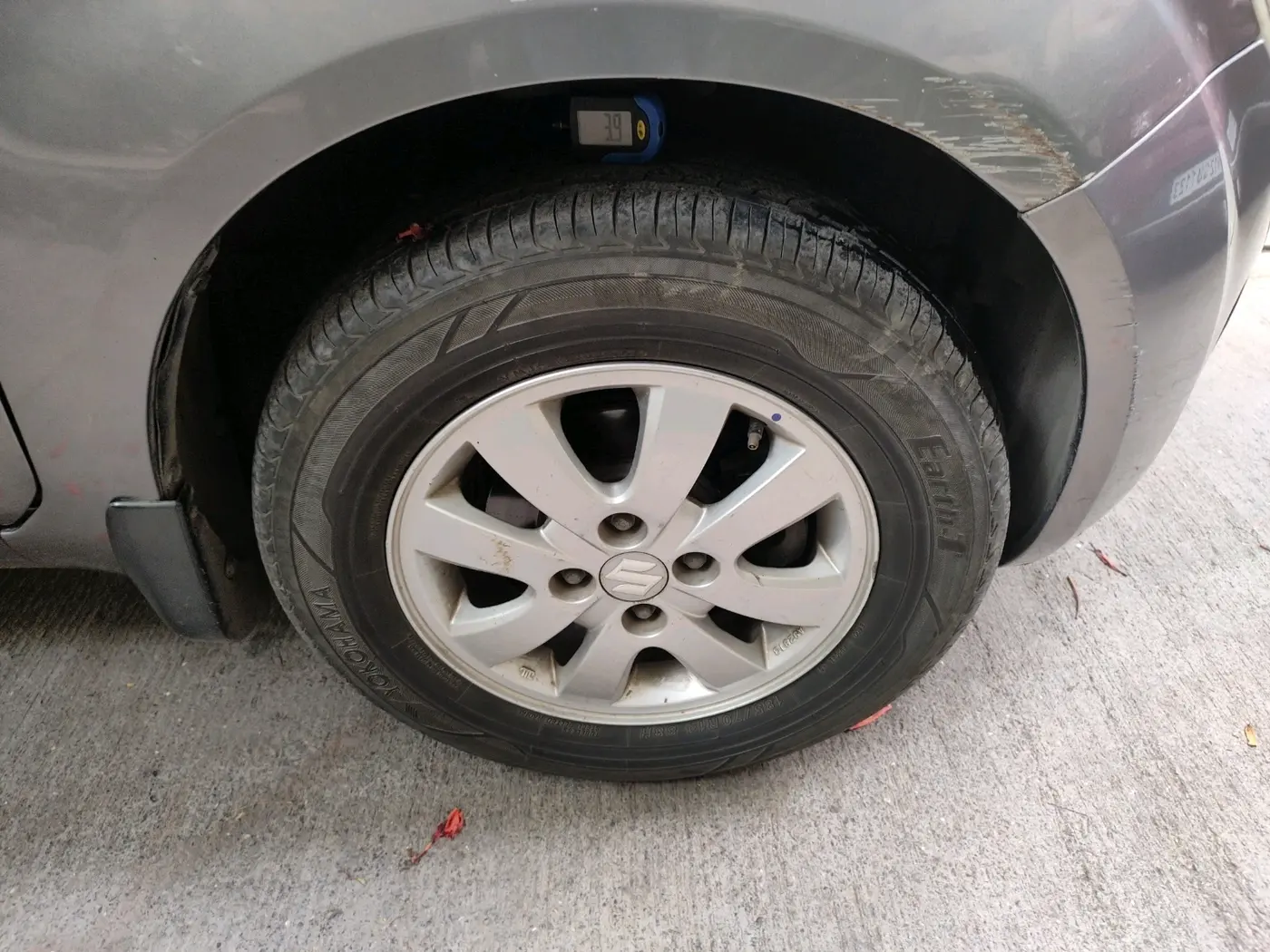 2011 Maruti Ritz ZXI, Petrol, Manual, 1,30,000 km, tyre