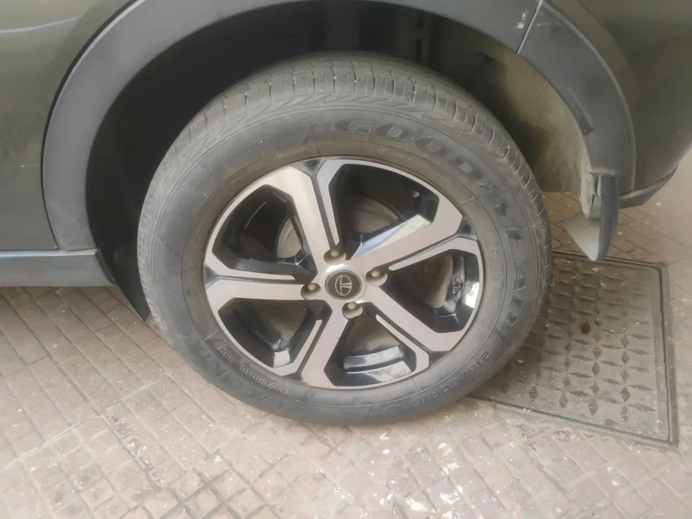 2022 Tata NEXON XZA PLUS (O) PETROL, Petrol, Automatic, 20,349 km, tyre