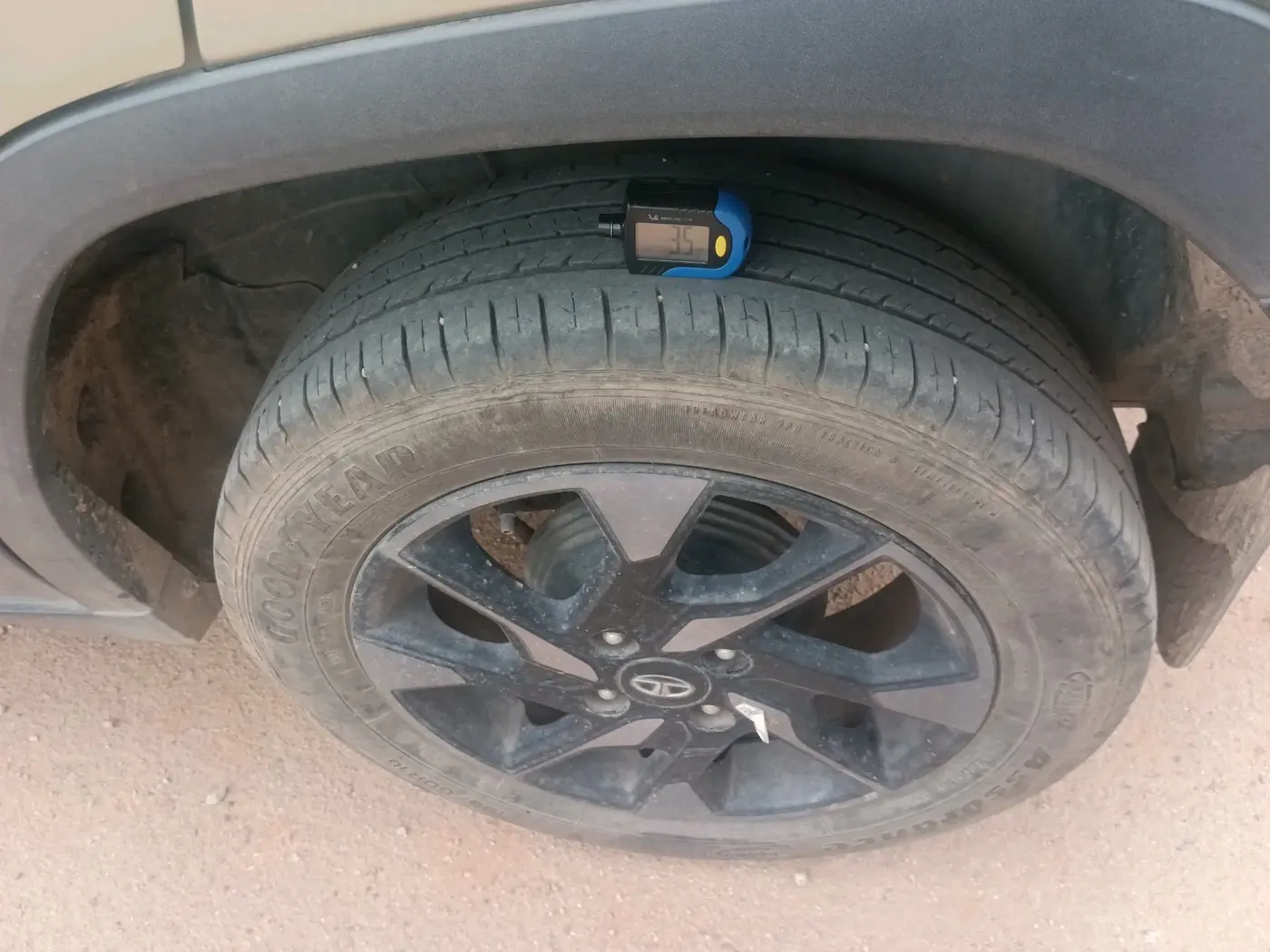 2022 Tata PUNCH CREATIVE 1.2 MT KAZIRANGA EDITION , Petrol, Manual, 32,548 km, tyre