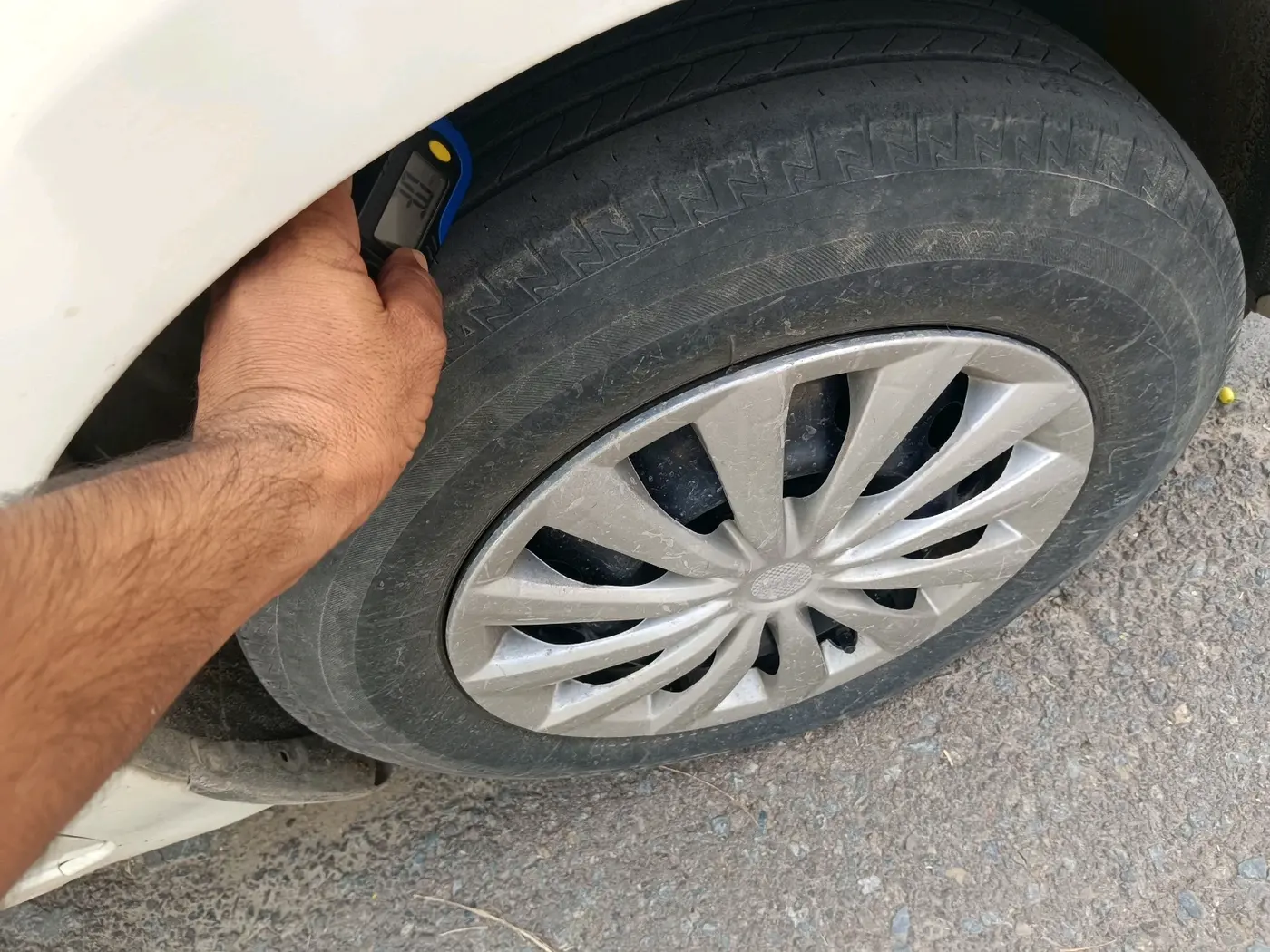 2018 Maruti Dzire VDI, Diesel, Manual, 1,83,480 km, tyre