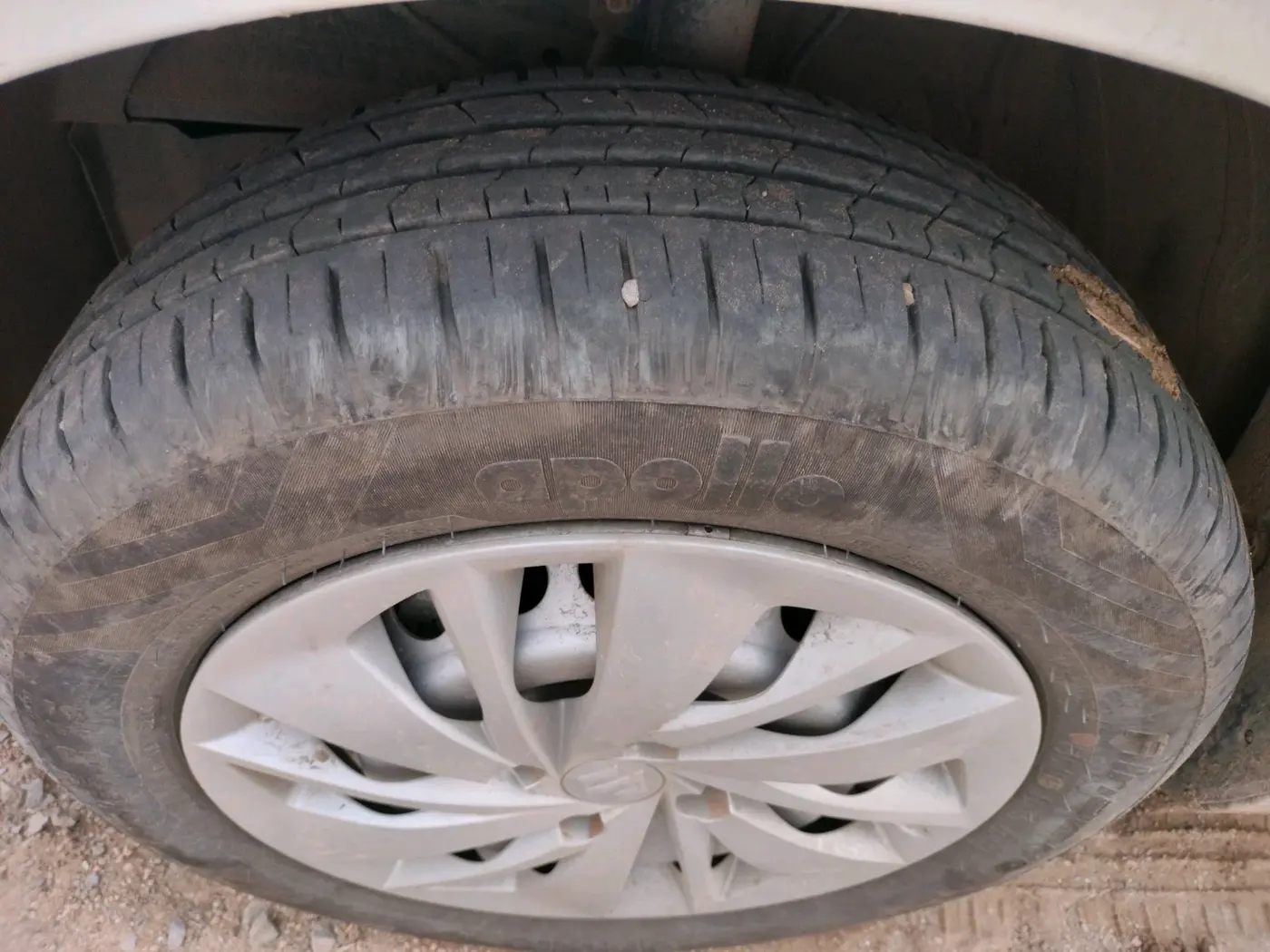 2025 Maruti Baleno SIGMA PETROL 1.2, Petrol, Manual, 9,242 km, tyre
