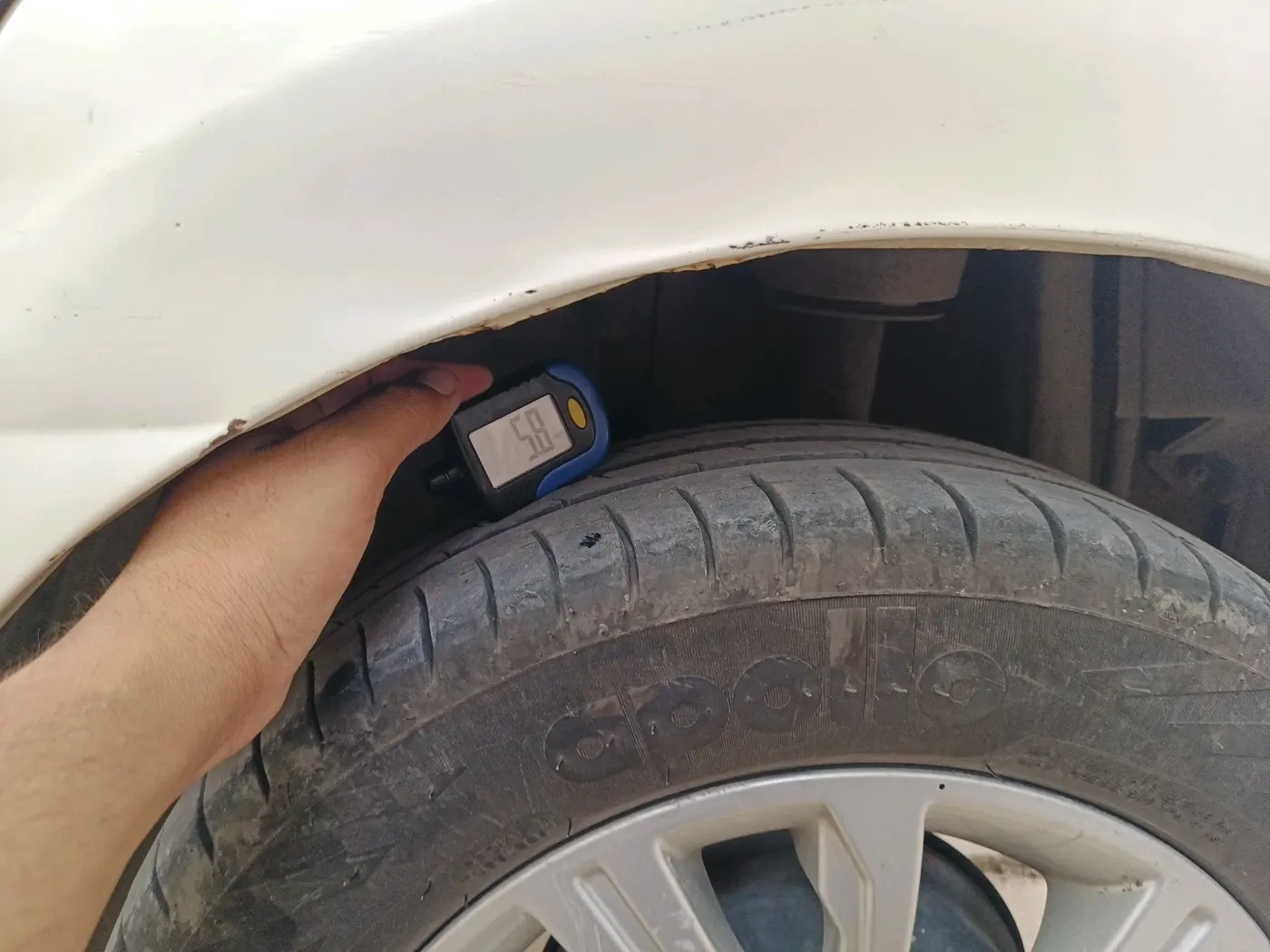 2018 Tata Tiago XZ PETROL, CNG, Manual, 83,912 km, tyre