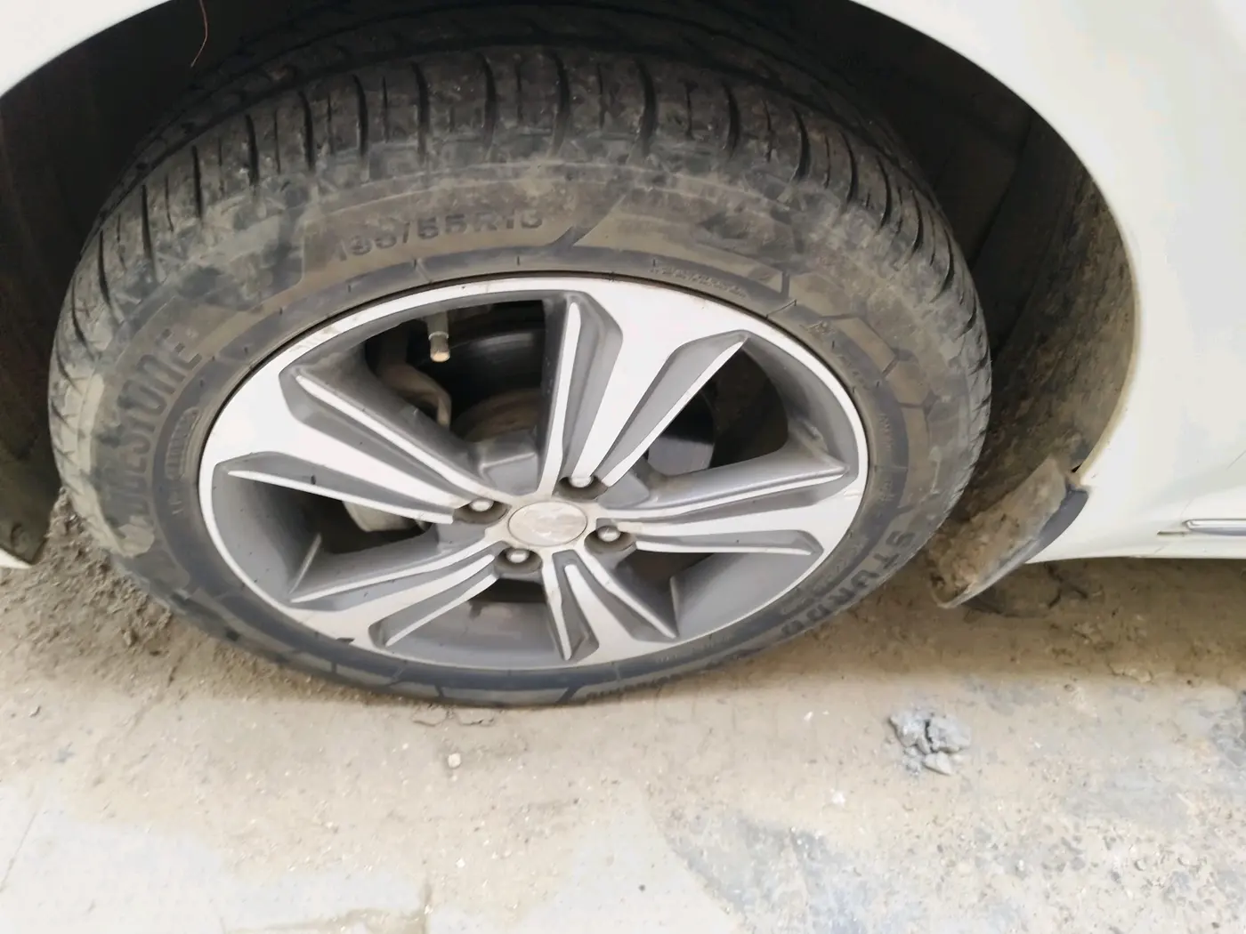 2019 Hyundai Verna 1.6 CRDI SX + AT, Diesel, Automatic, 1,08,887 km, tyre