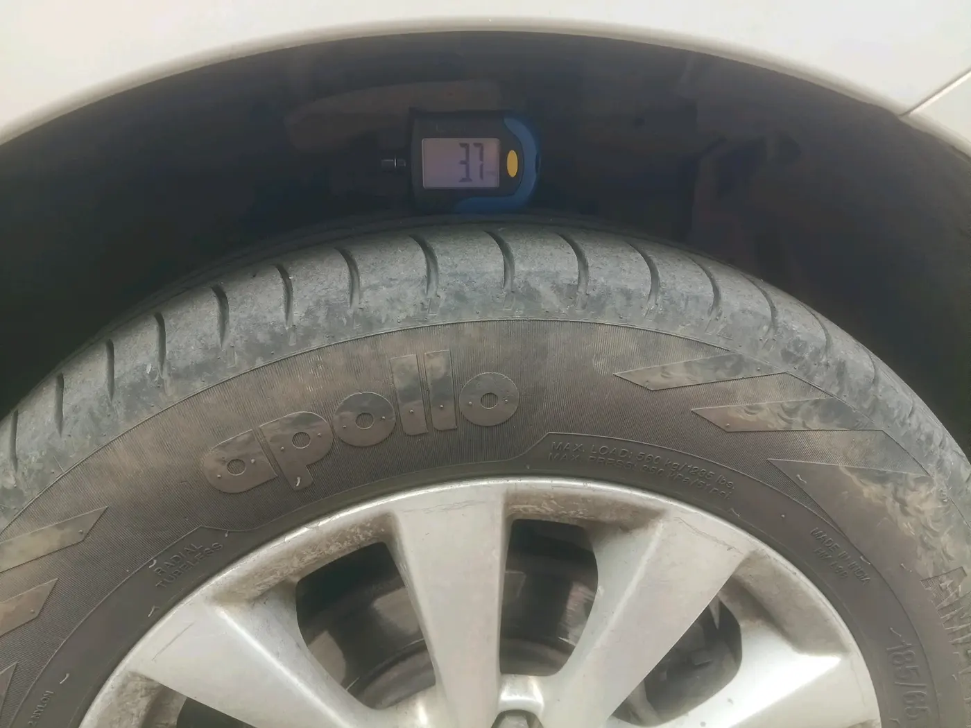 2014 Maruti Ertiga ZDI, Diesel, Manual, 1,57,053 km, tyre