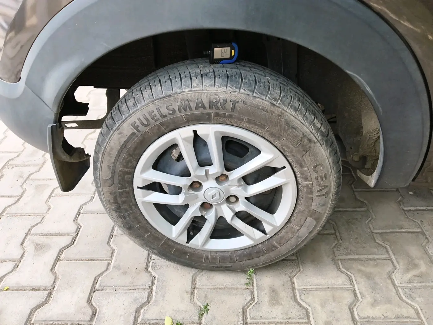 2021 Renault TRIBER RXT, Petrol, Manual, 10,502 km, tyre