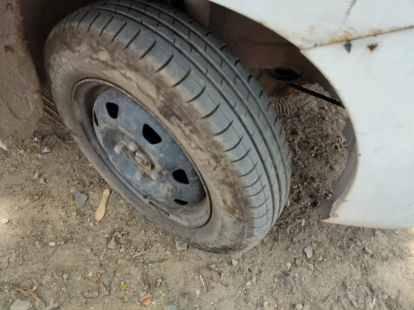 2016 Maruti Wagon R 1.0 LXI CNG, CNG, Manual, 1,39,309 km, tyre