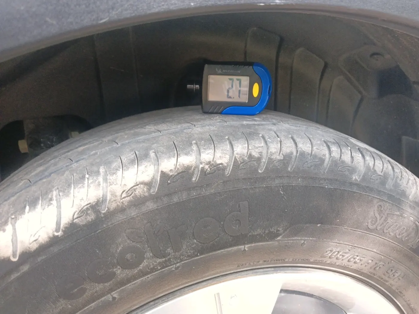 2022 Mahindra XUV300 W6 1.2 PETROL, Petrol, Manual, 82,586 km, tyre