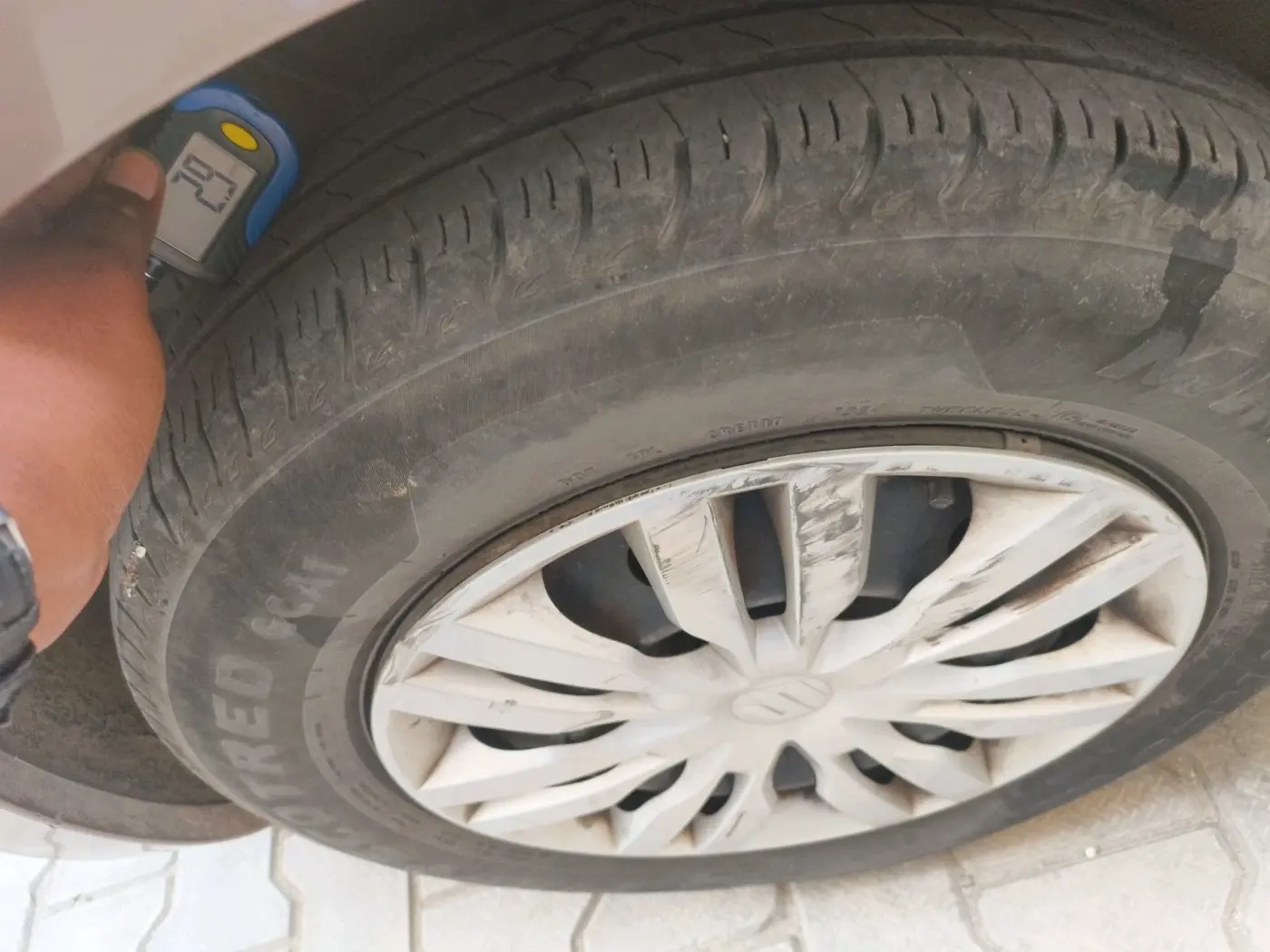 2018 Maruti Dzire VXI, CNG, Manual, 99,172 km, tyre