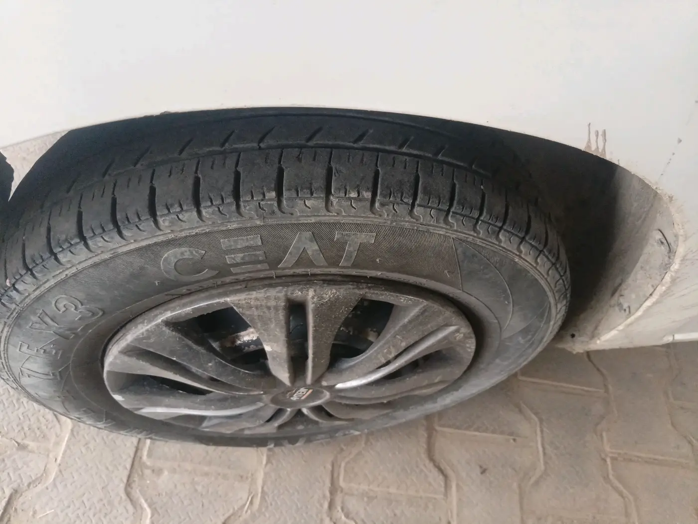 2018 Maruti Wagon R 1.0 LXI CNG, CNG, Manual, 74,293 km, tyre