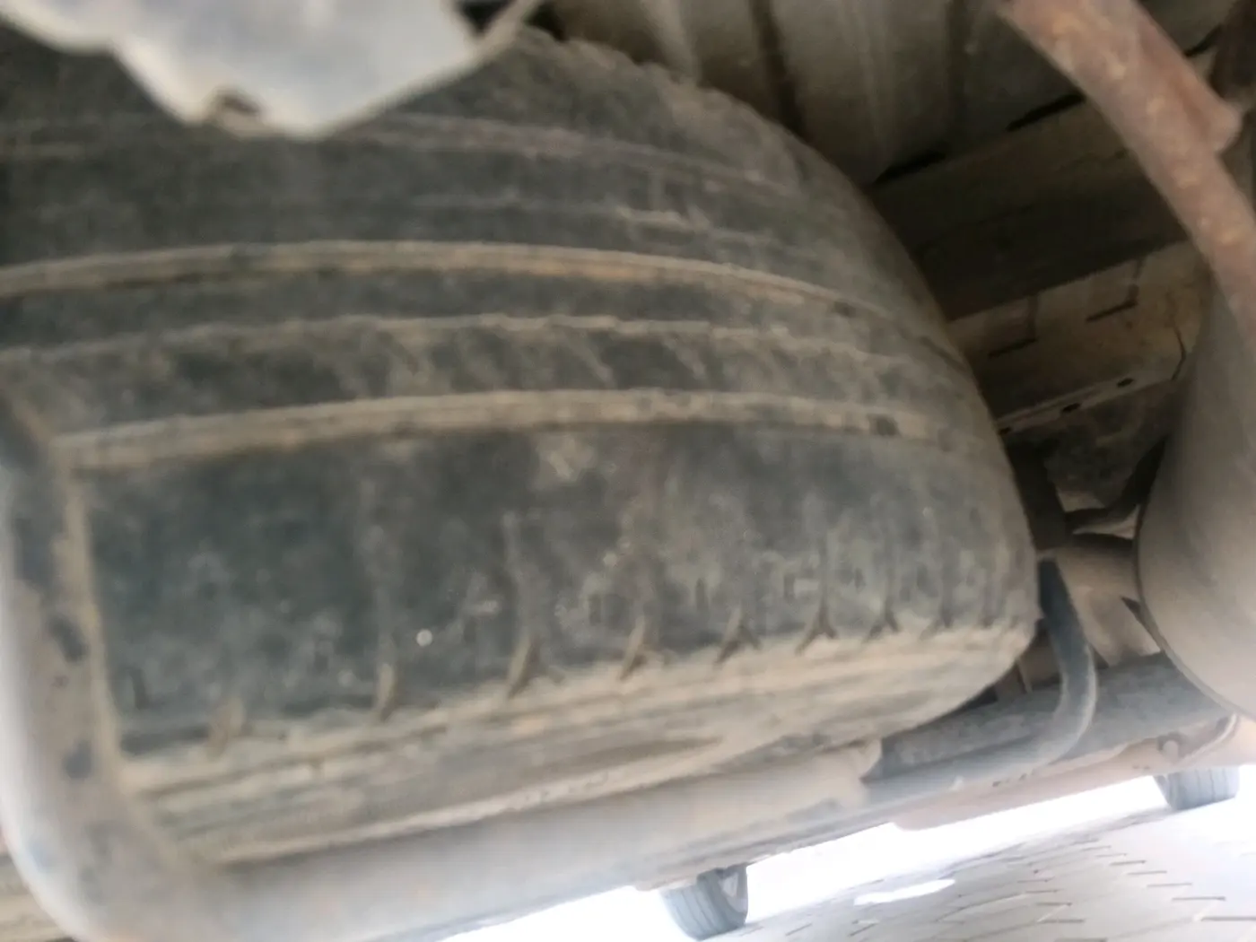 2013 Maruti Ertiga ZDI, Diesel, Manual, 2,06,824 km, tyre