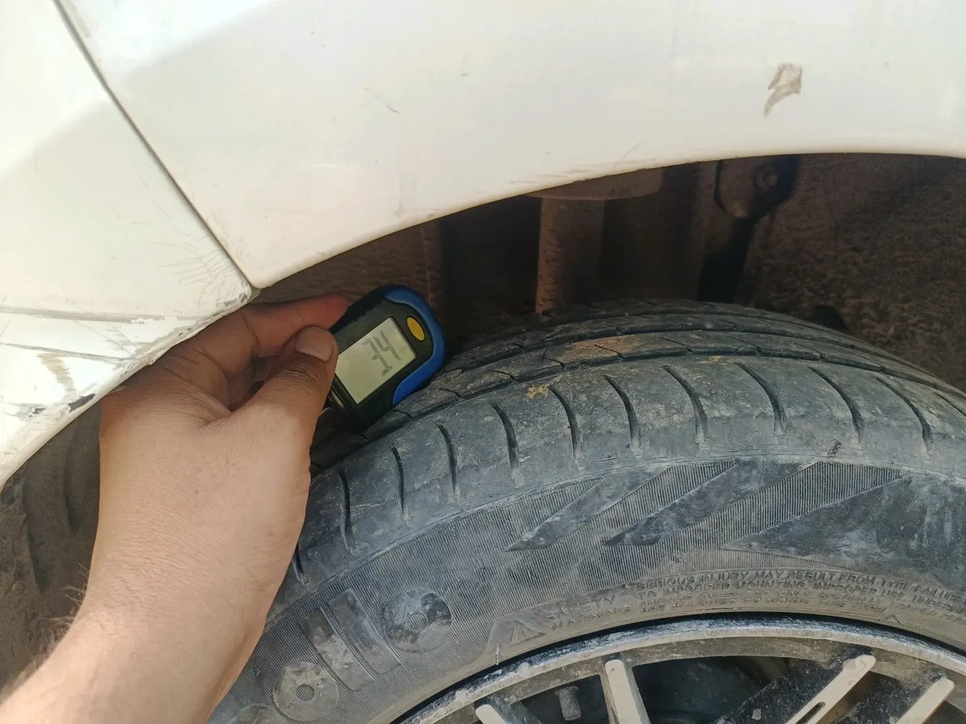2016 Tata Tiago XT PETROL, CNG, Manual, 99,132 km, tyre