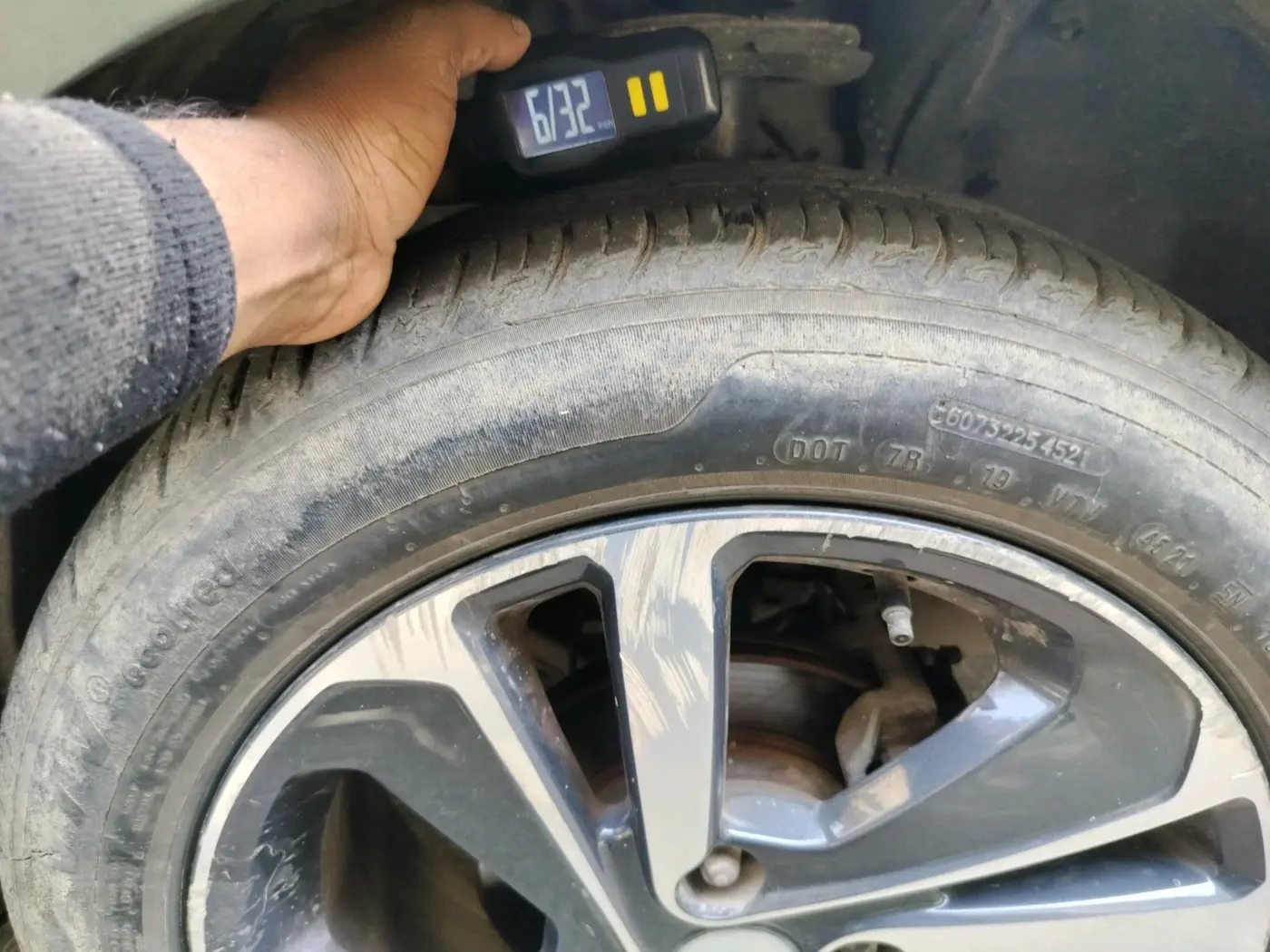 2022 Tata ALTROZ XZ PETROL, CNG, Manual, 70,051 km, tyre