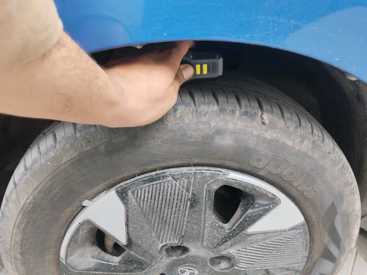 2025 Tata Tiago XZA iCNG, CNG, Automatic, 20,264 km, tyre