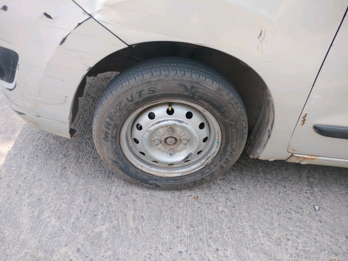 2012 Maruti Wagon R 1.0 LXI, Petrol, Manual, 95,564 km, tyre