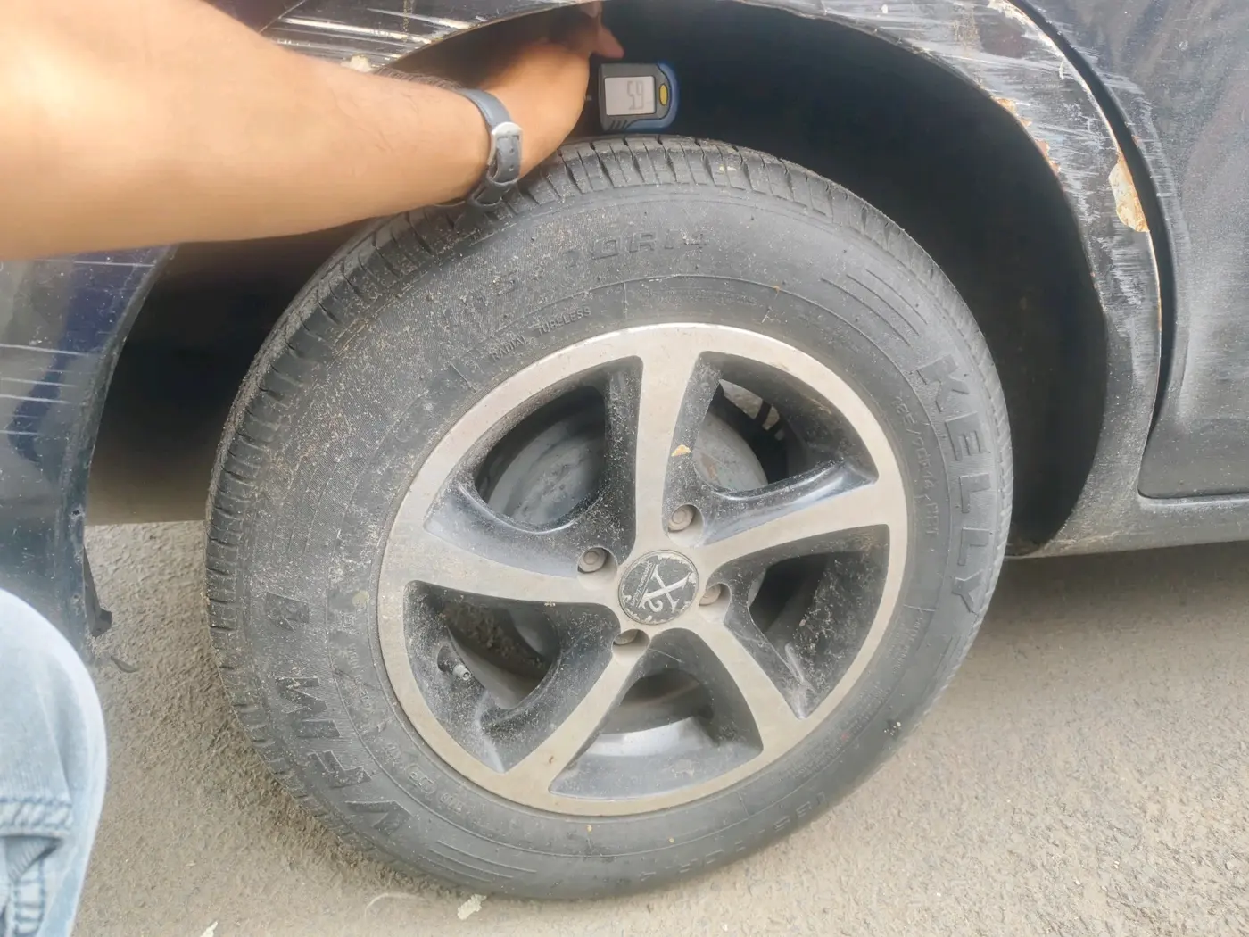 2013 Nissan Sunny XV CVT, Petrol, Automatic, 1,23,676 km, tyre
