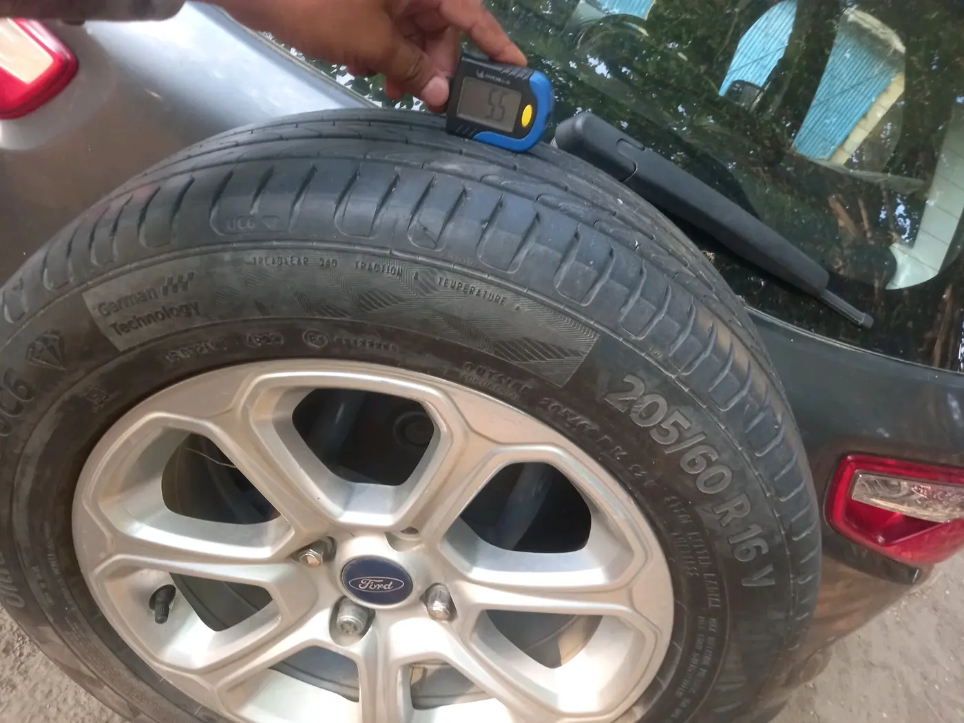2021 Ford Ecosport TITANIUM + 1.5L PETROL AT, Petrol, Automatic, 1,00,846 km, tyre