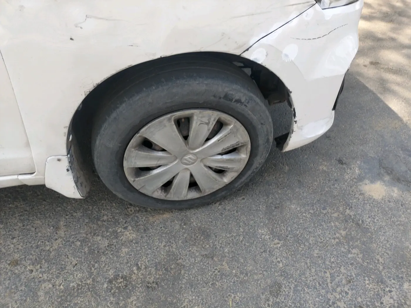 2016 Maruti Ertiga VXI CNG, CNG, Manual, 1,97,142 km, tyre