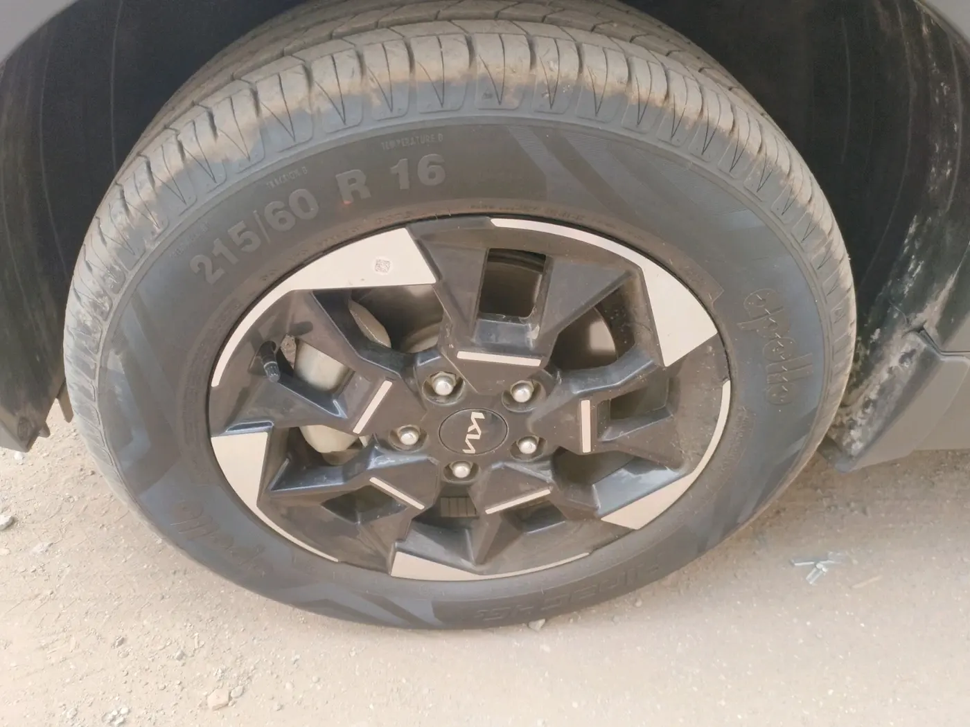 2025 KIA SONET HTX 1.5 AT, Diesel, Automatic, 7,442 km, tyre