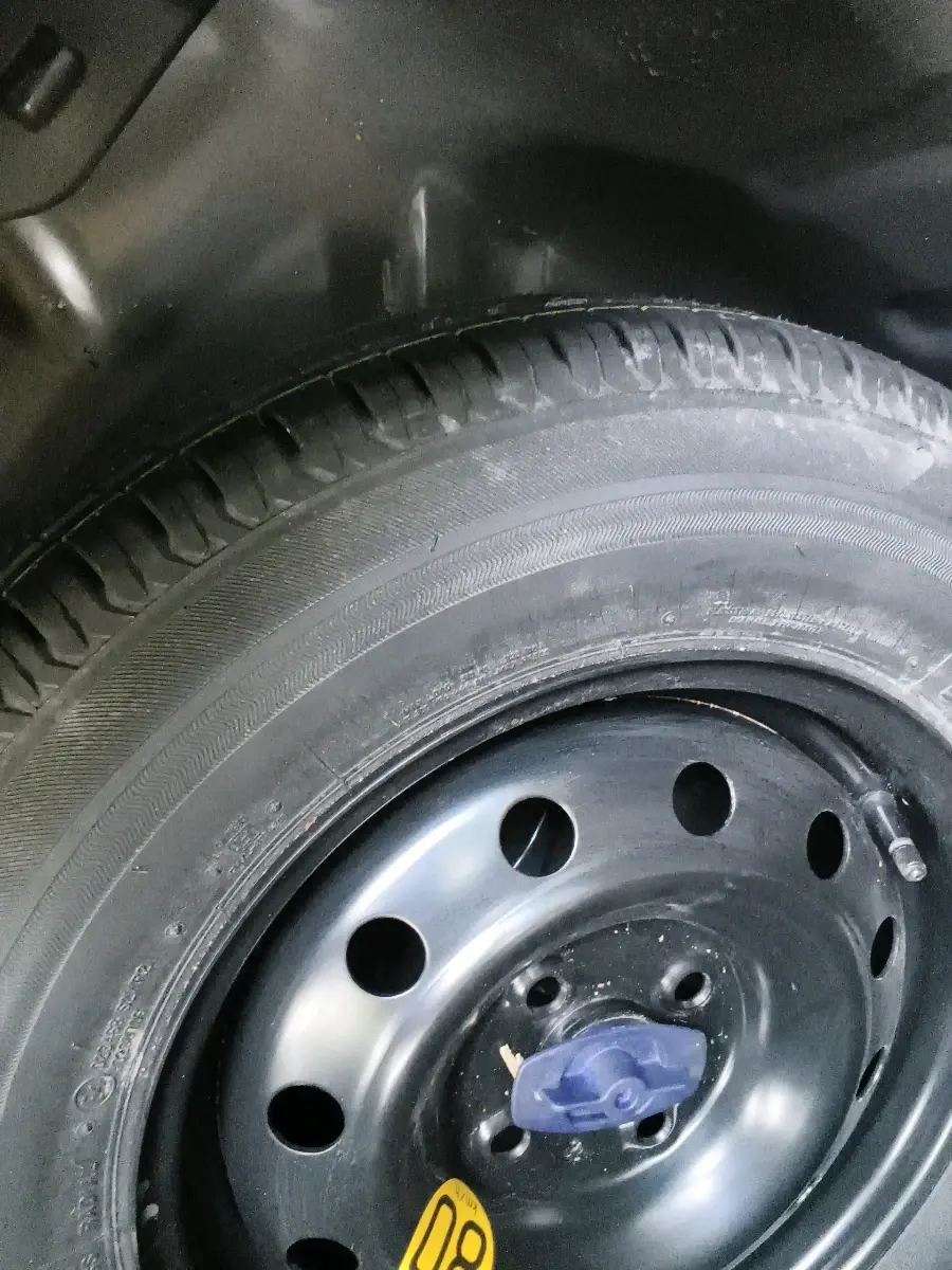 2017 Maruti Dzire ZXI PLUS AMT, Petrol, Automatic, 99,224 km, tyre