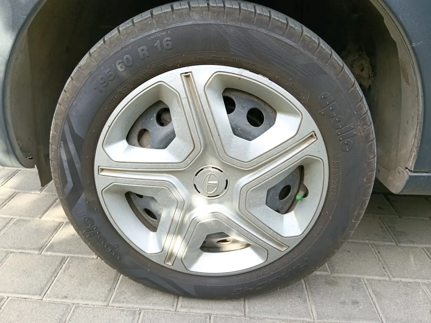 2019 Tata NEXON XM DIESEL, Diesel, Manual, 52,840 km, tyre