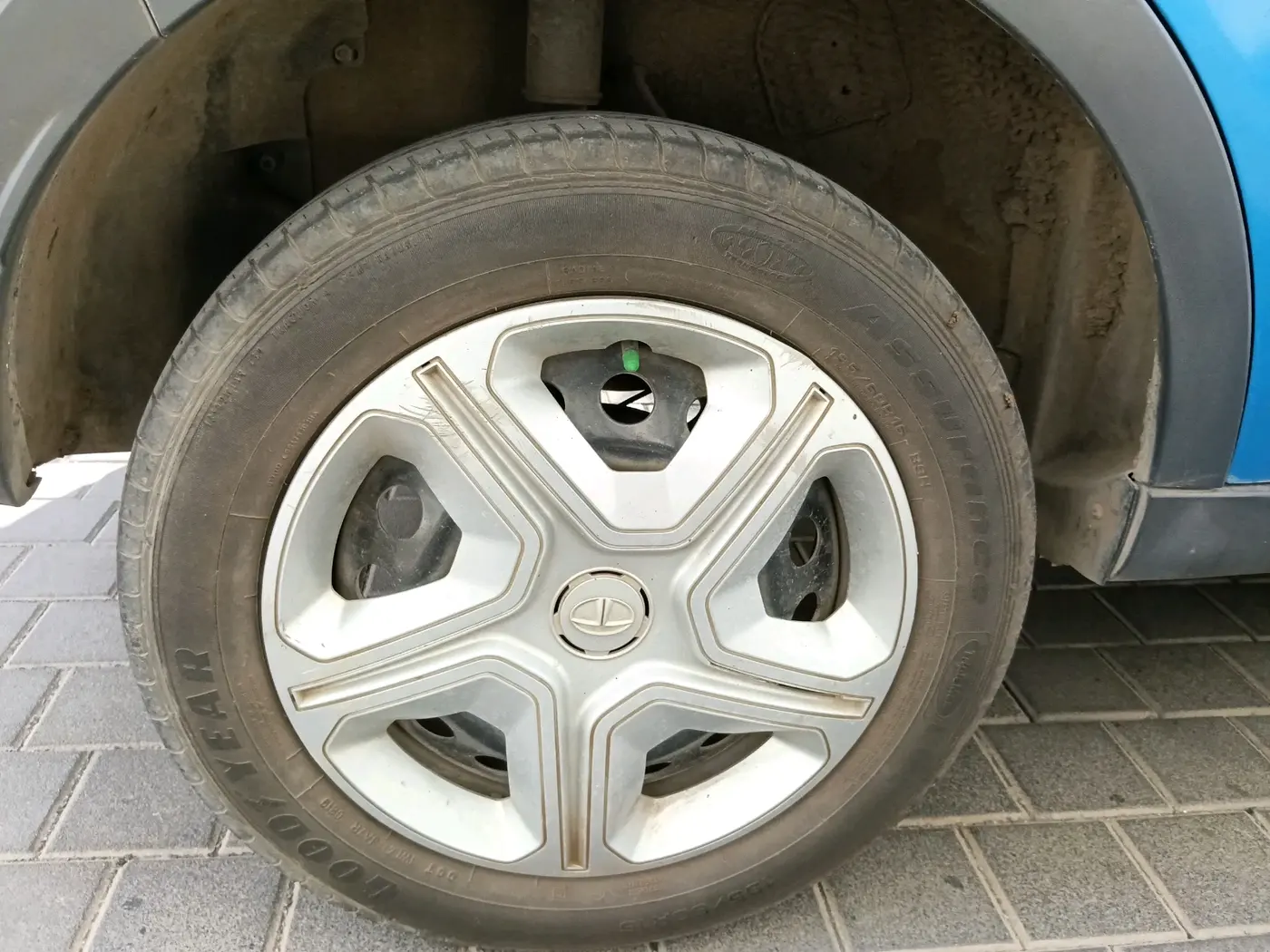 2019 Tata NEXON XM DIESEL, Diesel, Manual, 52,840 km, tyre