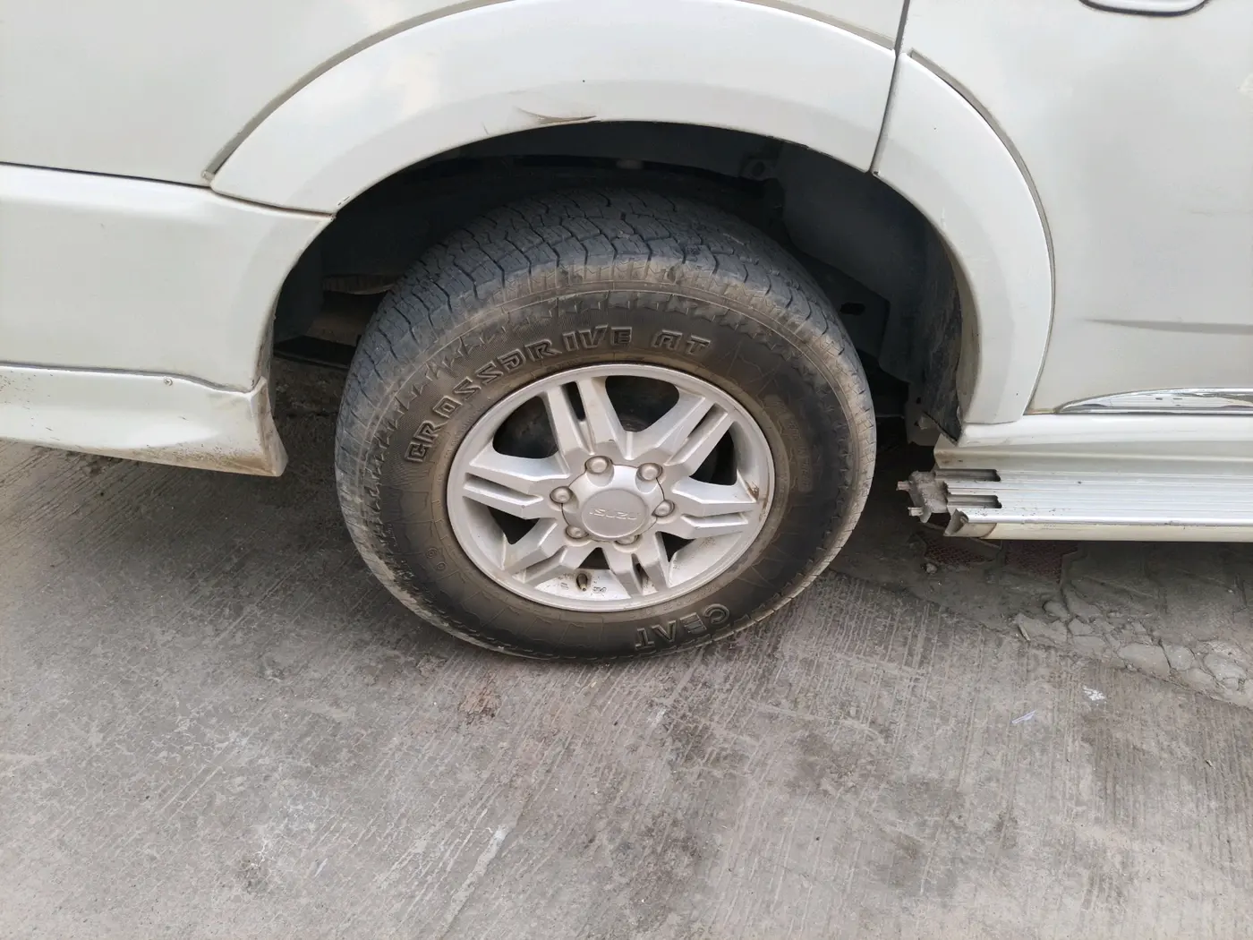 2016 ISUZU MU-7 Premium 4x2 AT, Diesel, Automatic, 1,31,961 km, tyre