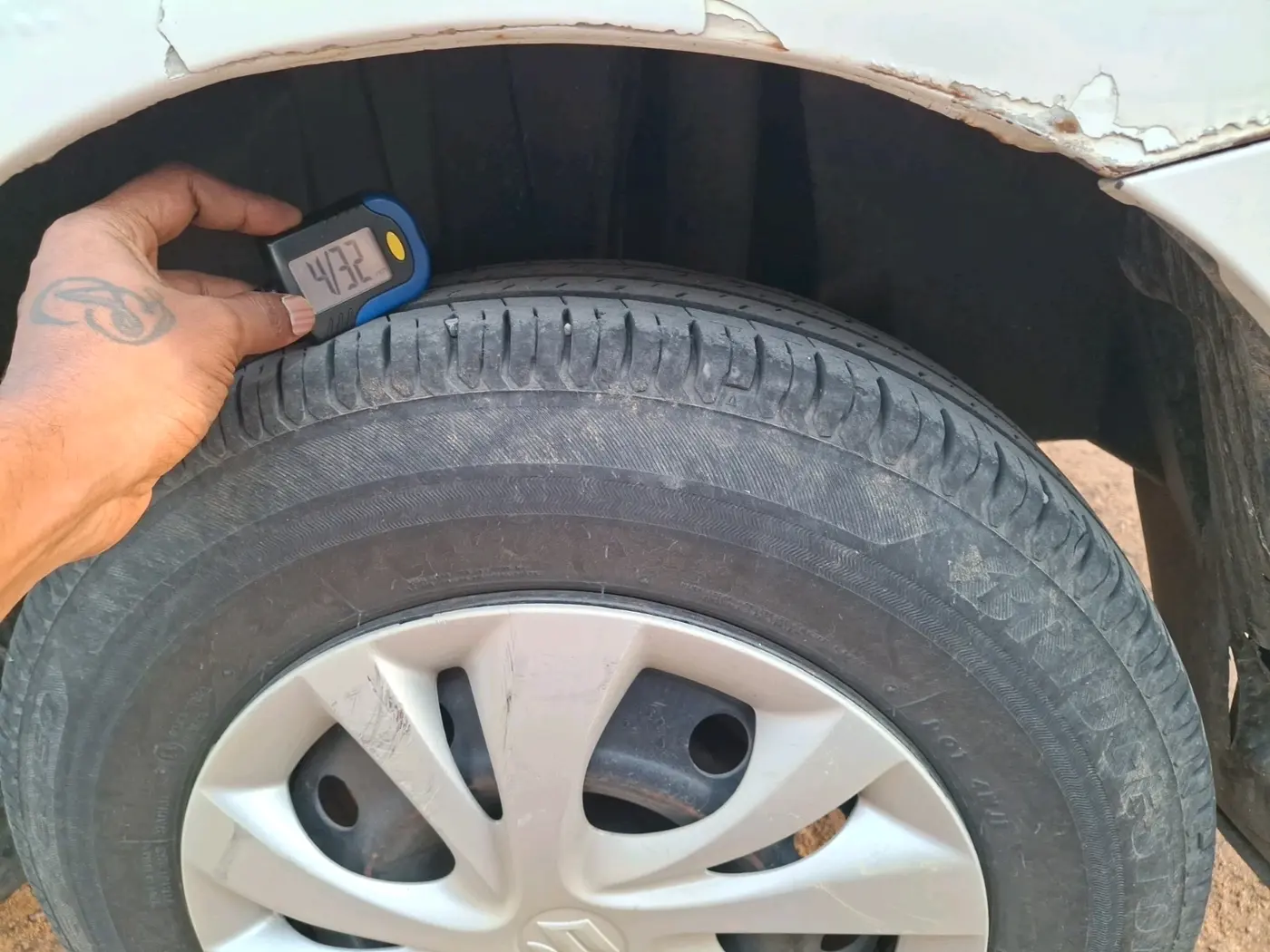 2017 Maruti Dzire VDI, Diesel, Manual, 1,36,155 km, tyre