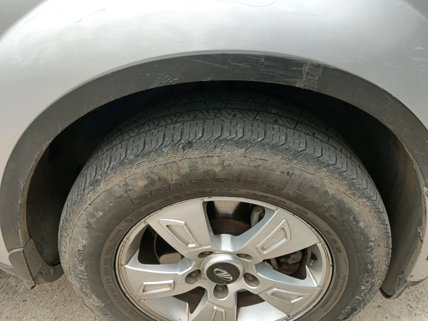 2013 Mahindra XUV500 W8, Diesel, Manual, 1,02,213 km, tyre