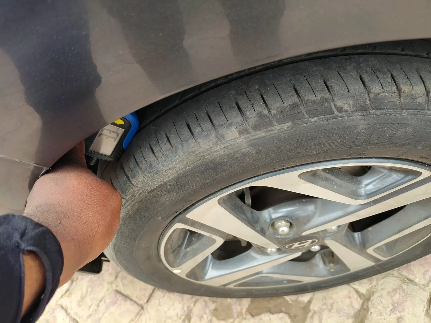 2020 Hyundai AURA SX 1.2, Petrol, Manual, 30,476 km, tyre